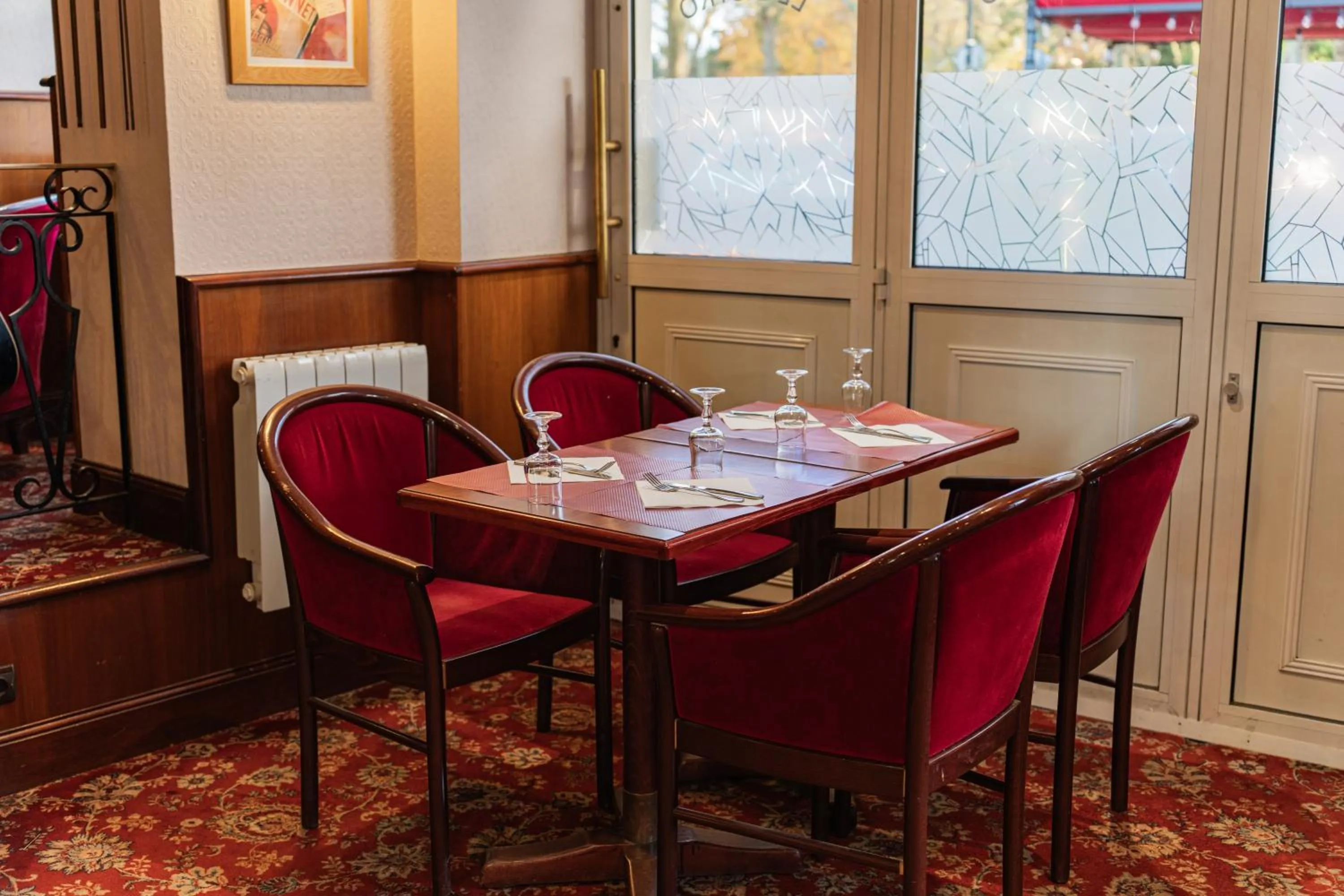 Restaurant/places to eat in BRIT HOTEL Le Lion d'Or CHINON