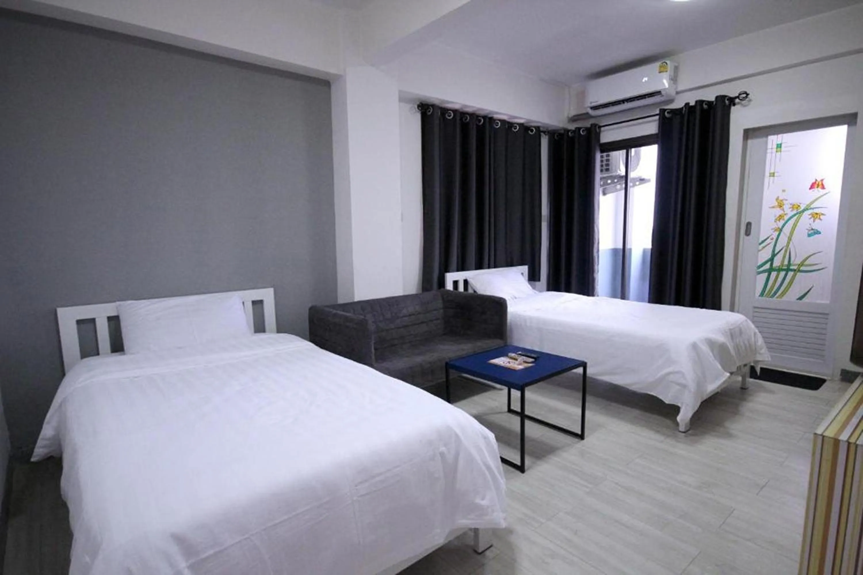 Photo of the whole room, Bed in Sakun Place