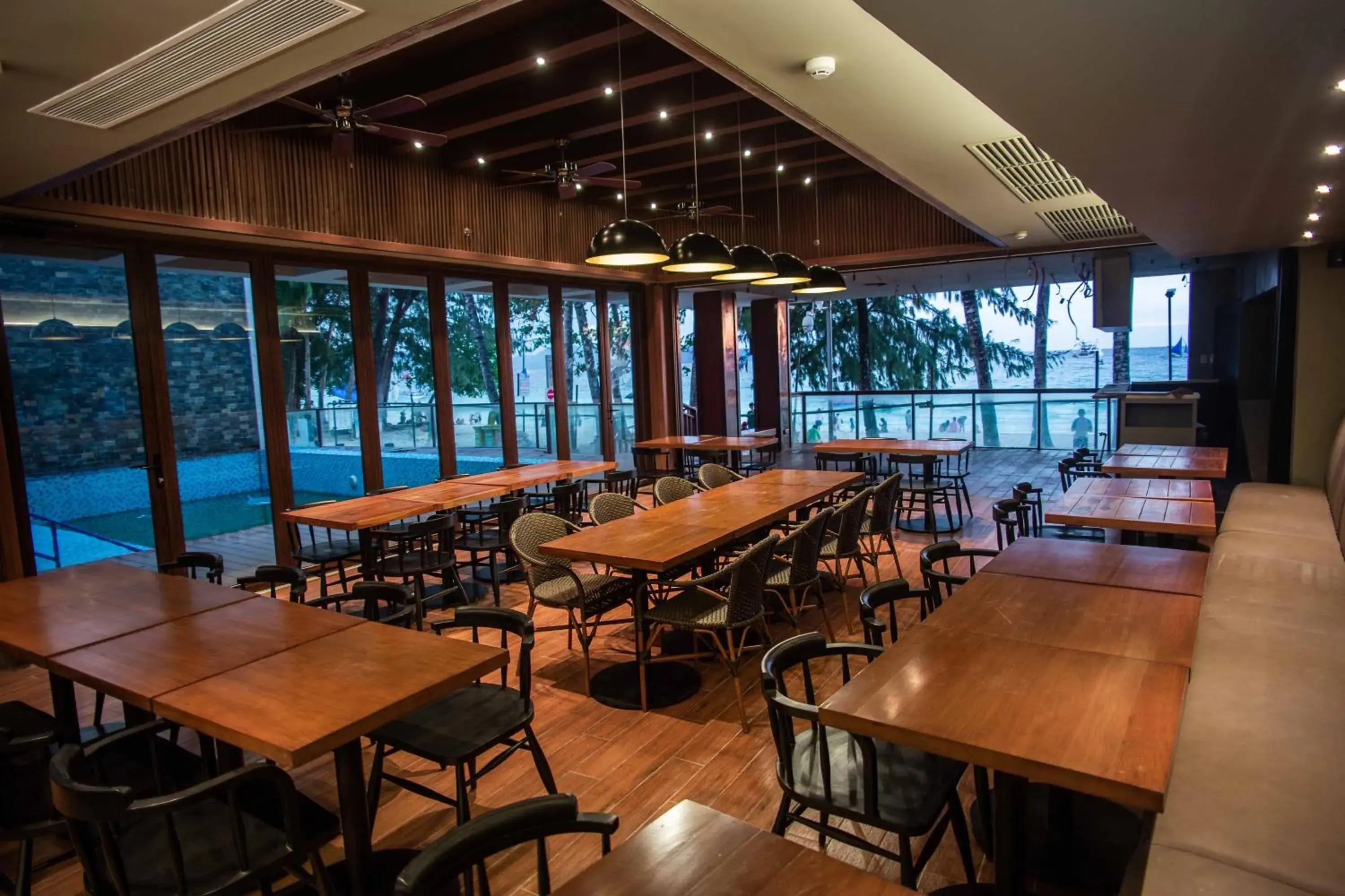 Restaurant/places to eat in Mandarin White Sand Boracay Restaurant/places to eat in Mandarin White Sand Boracay