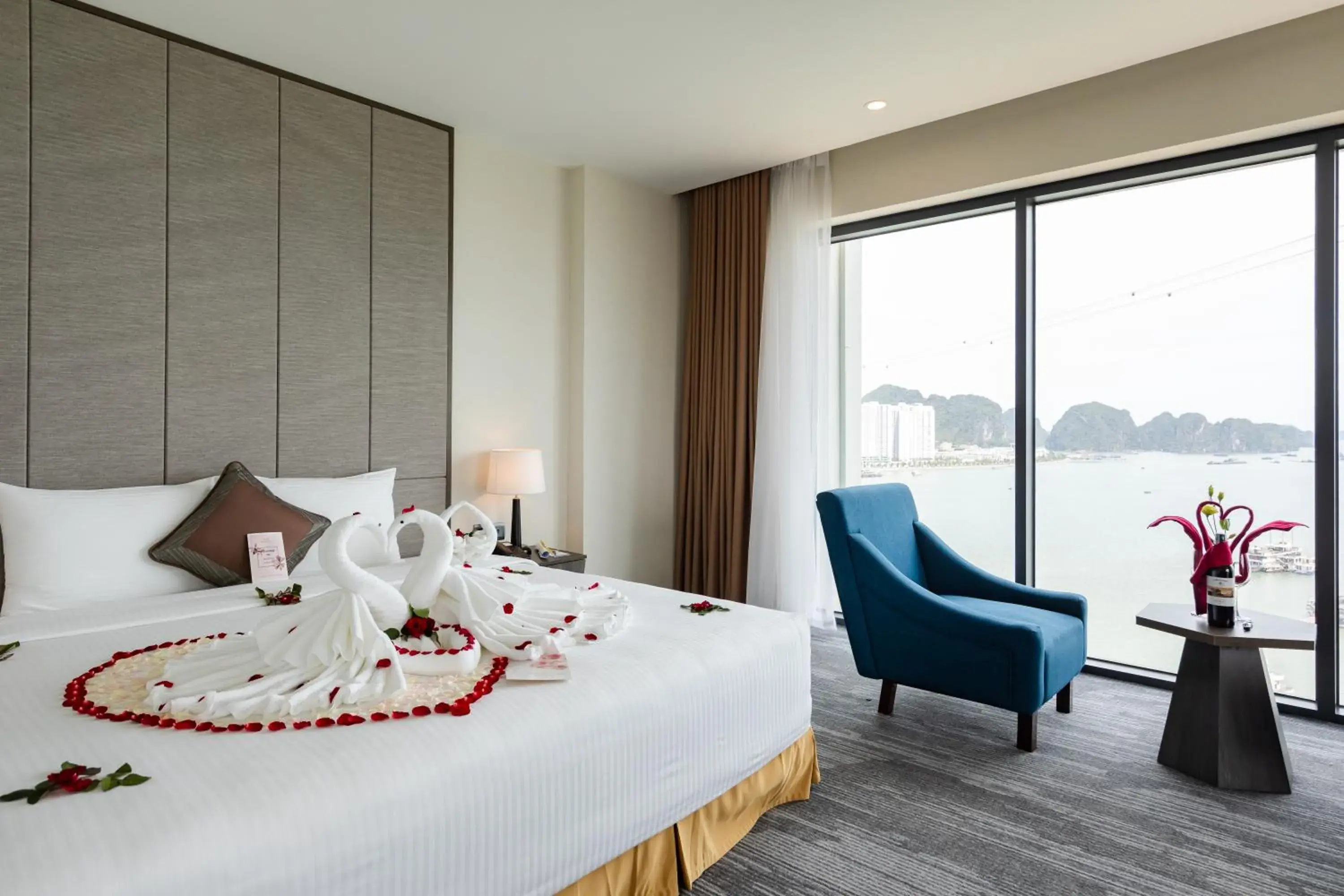 Bed in Muong Thanh Grand Bai Chay Bed in Muong Thanh Grand Bai Chay