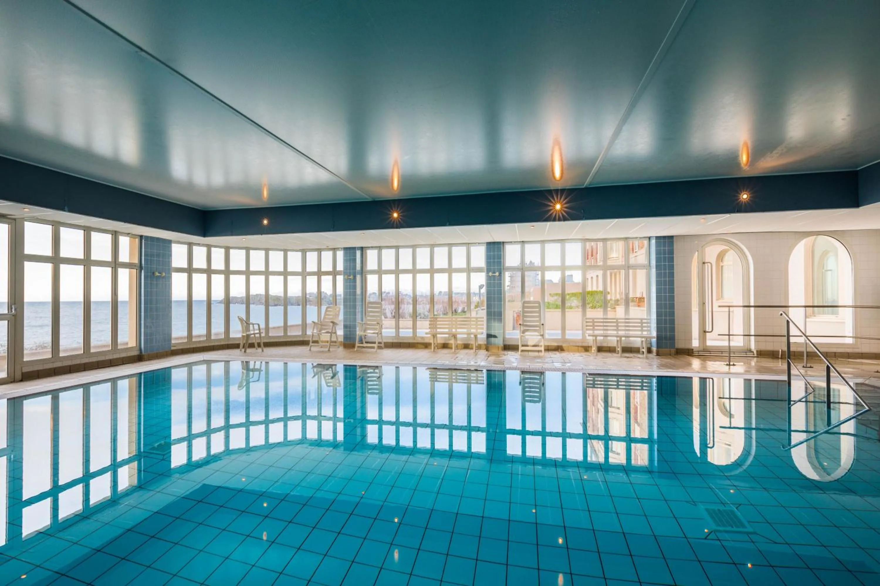 Swimming pool in Residence Reine Marine