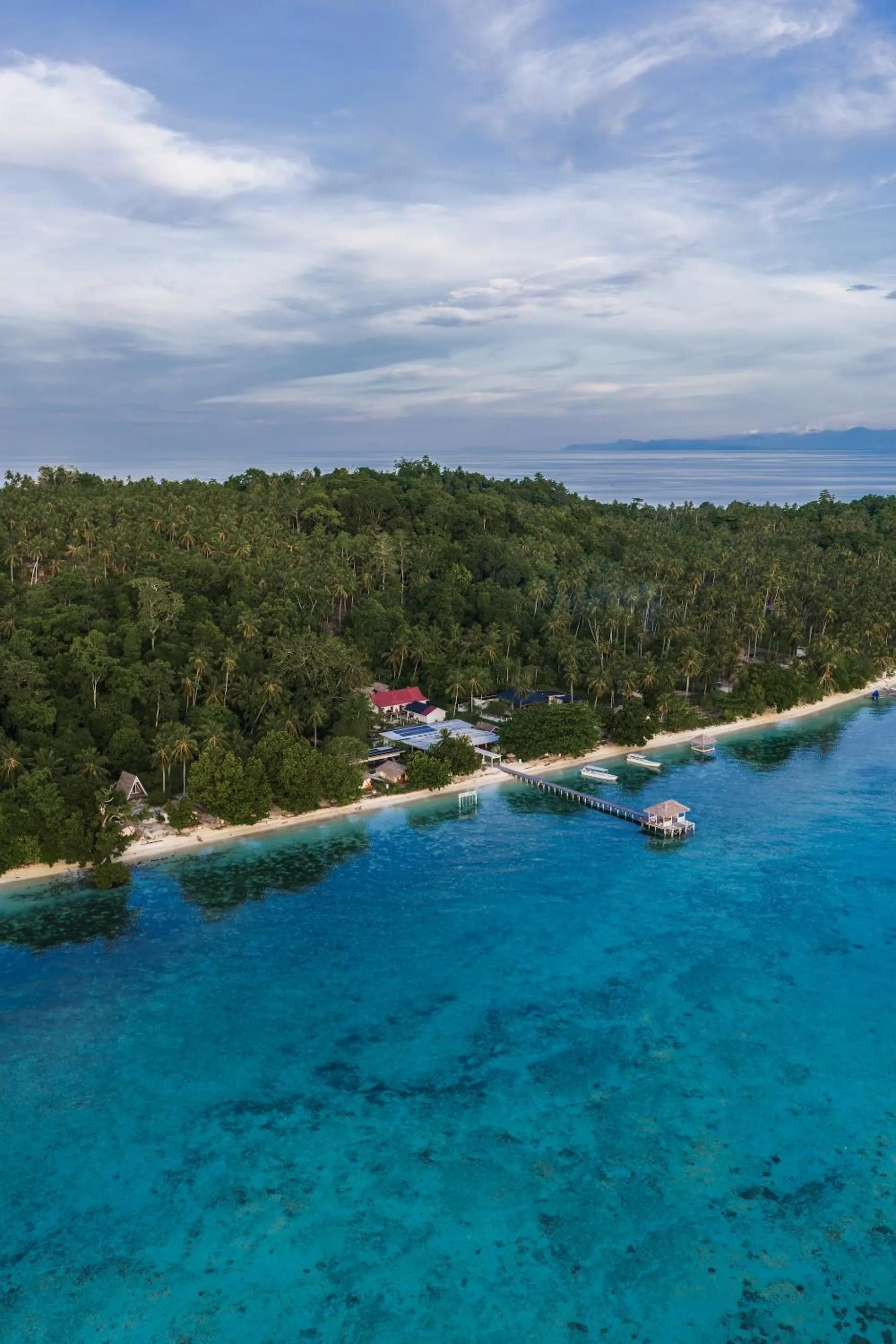 Reconnect - Private Island Resort & Dive Center Togean - Buka Buka Island
