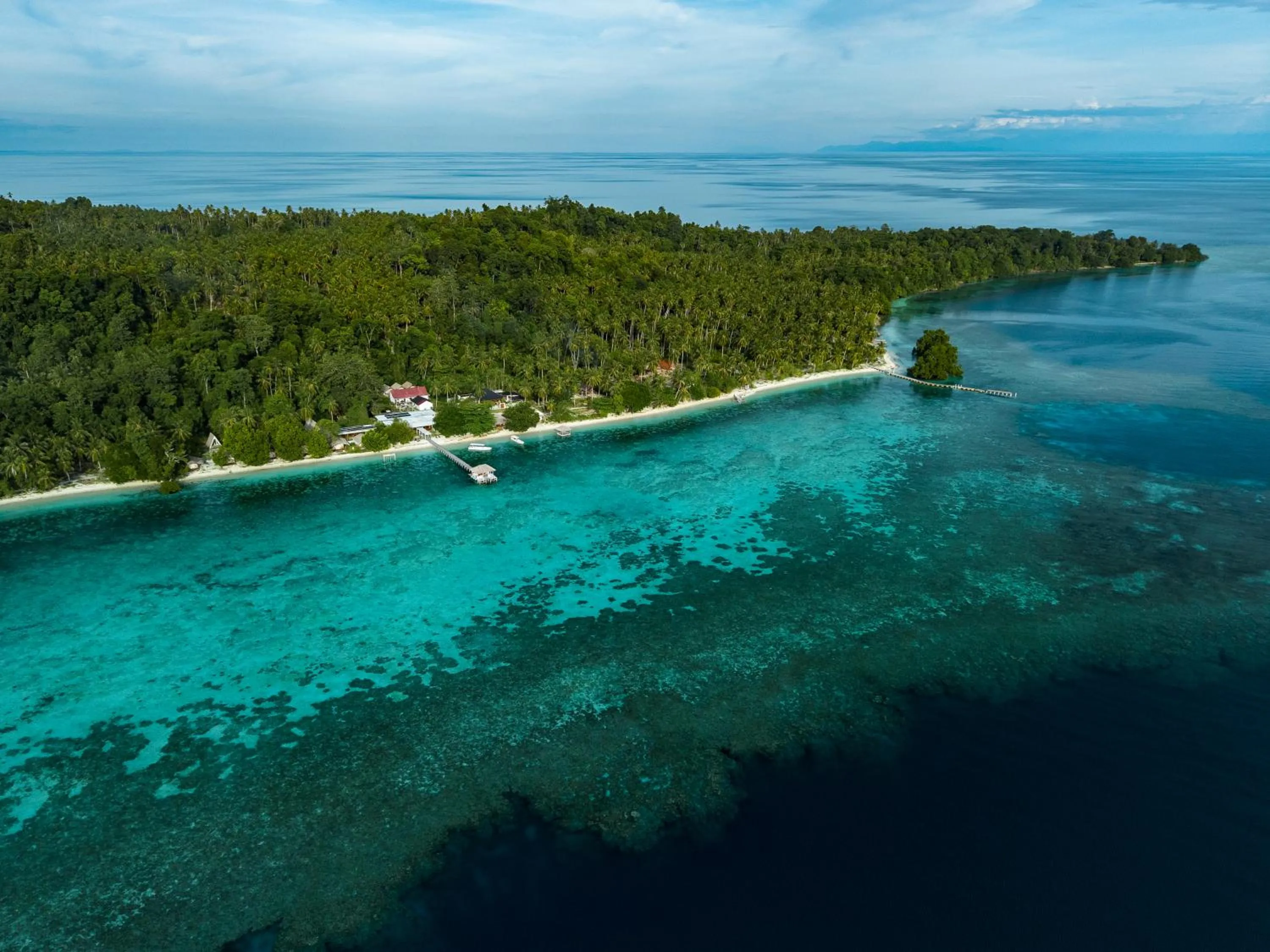 Reconnect - Private Island Resort & Dive Center Togean - Buka Buka Island