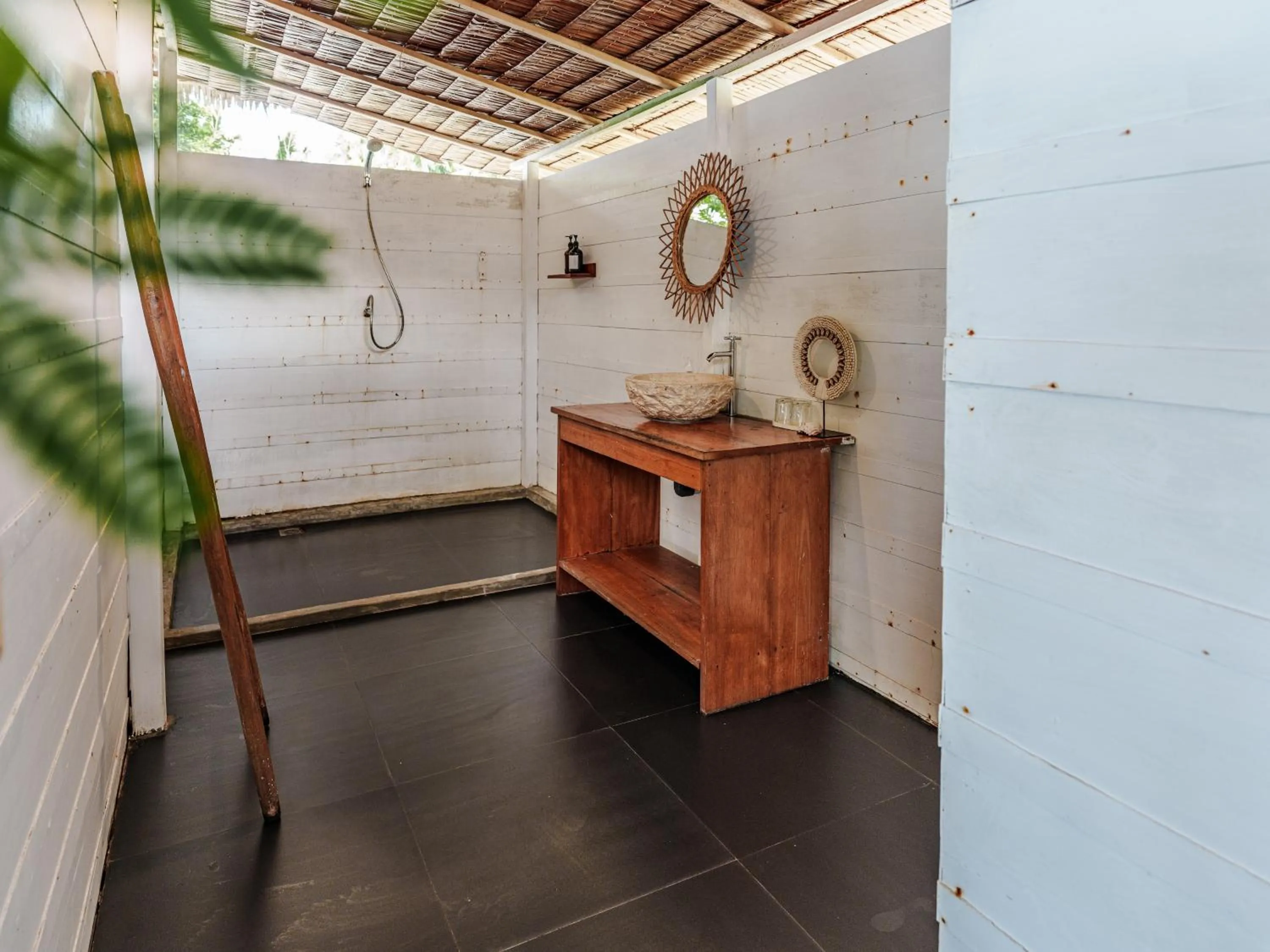 Reconnect - Private Island Resort & Dive Center Togean - Buka Buka Island