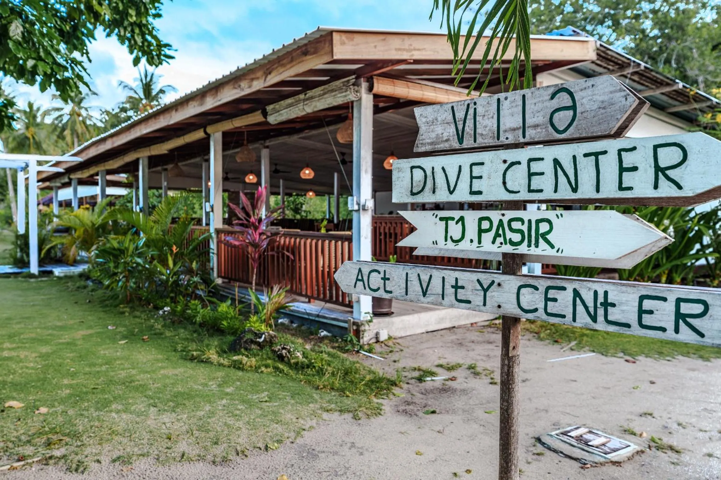 Reconnect - Private Island Resort & Dive Center Togean - Buka Buka Island