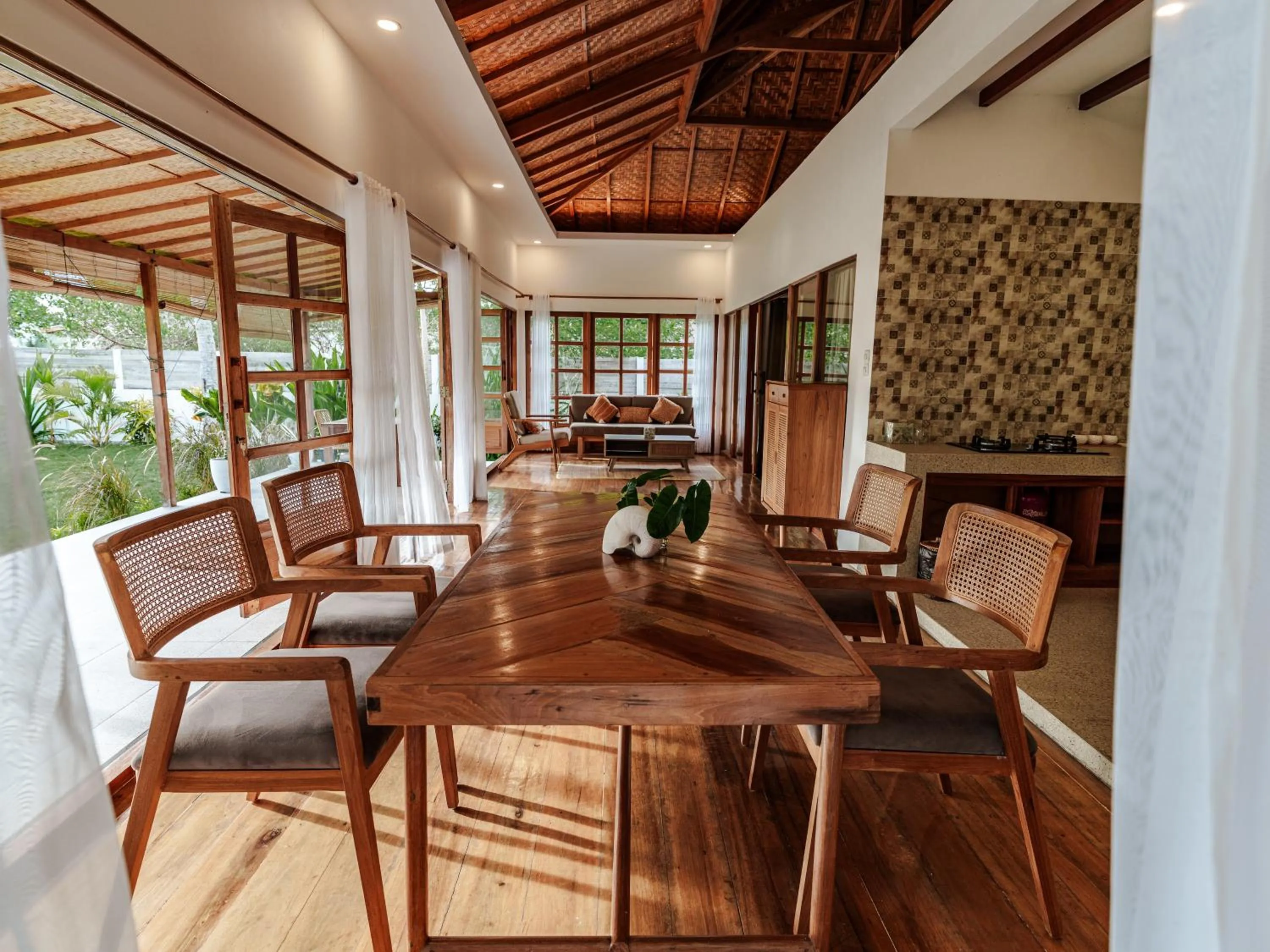 Reconnect - Private Island Resort & Dive Center Togean - Buka Buka Island