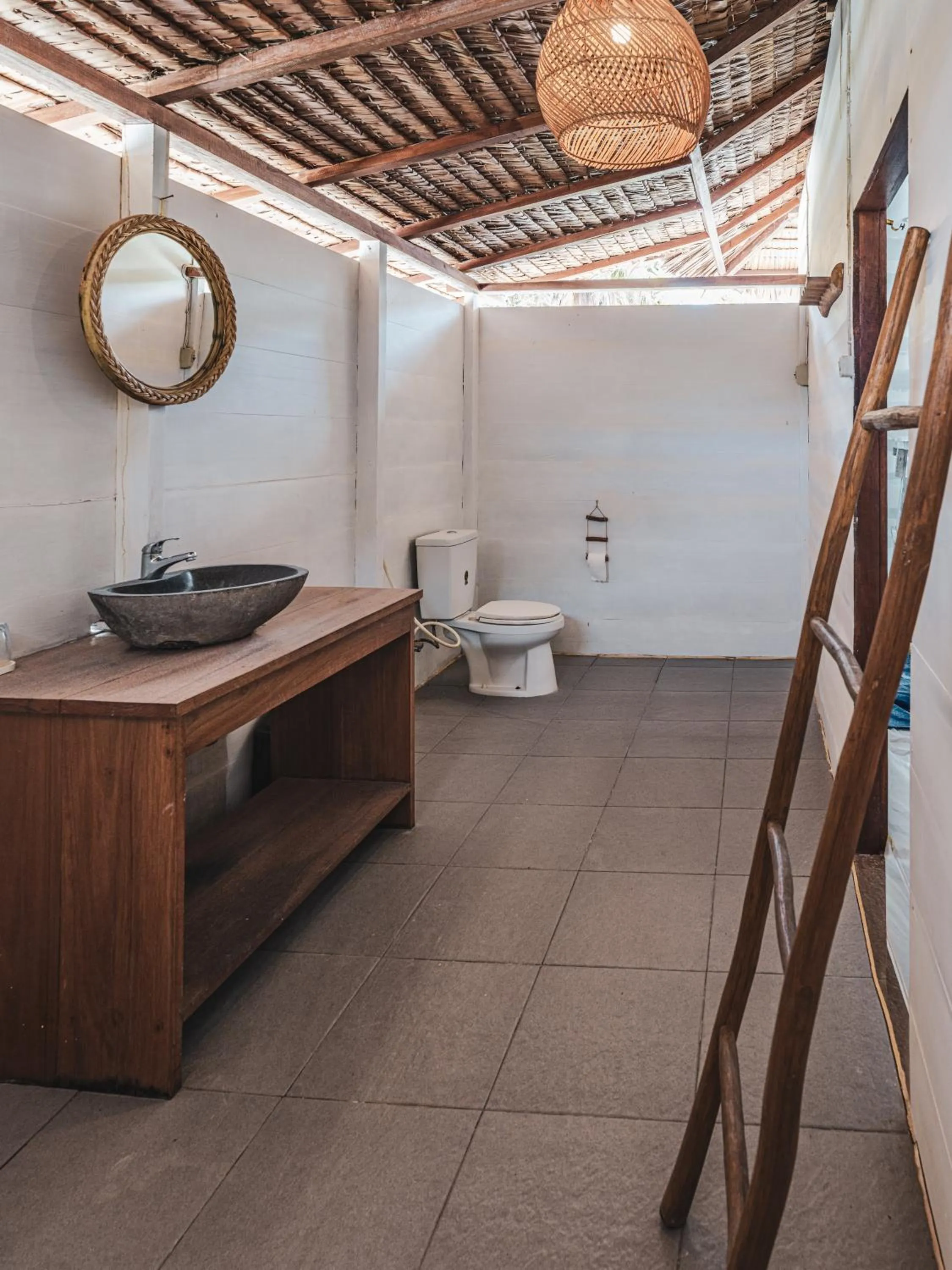 Reconnect - Private Island Resort & Dive Center Togean - Buka Buka Island