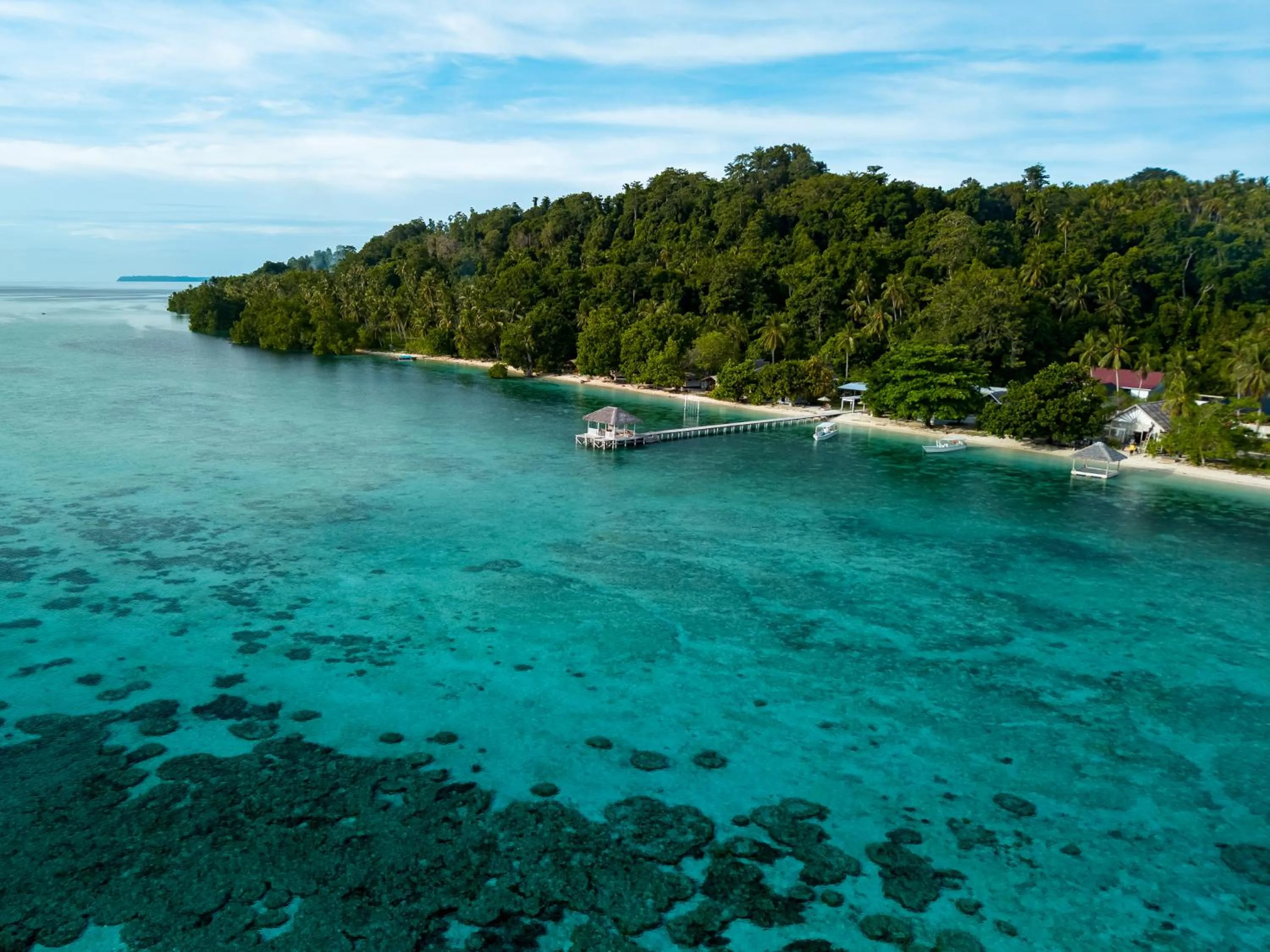 Reconnect - Private Island Resort & Dive Center Togean - Buka Buka Island
