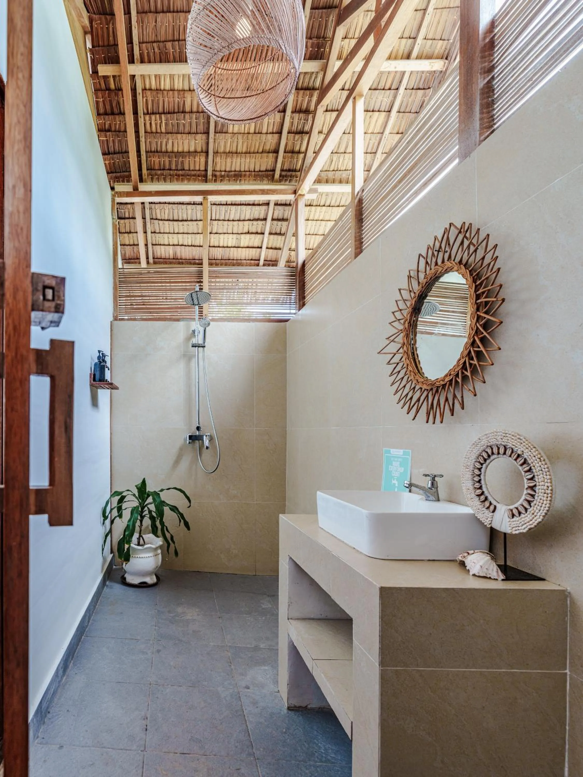 Reconnect - Private Island Resort & Dive Center Togean - Buka Buka Island