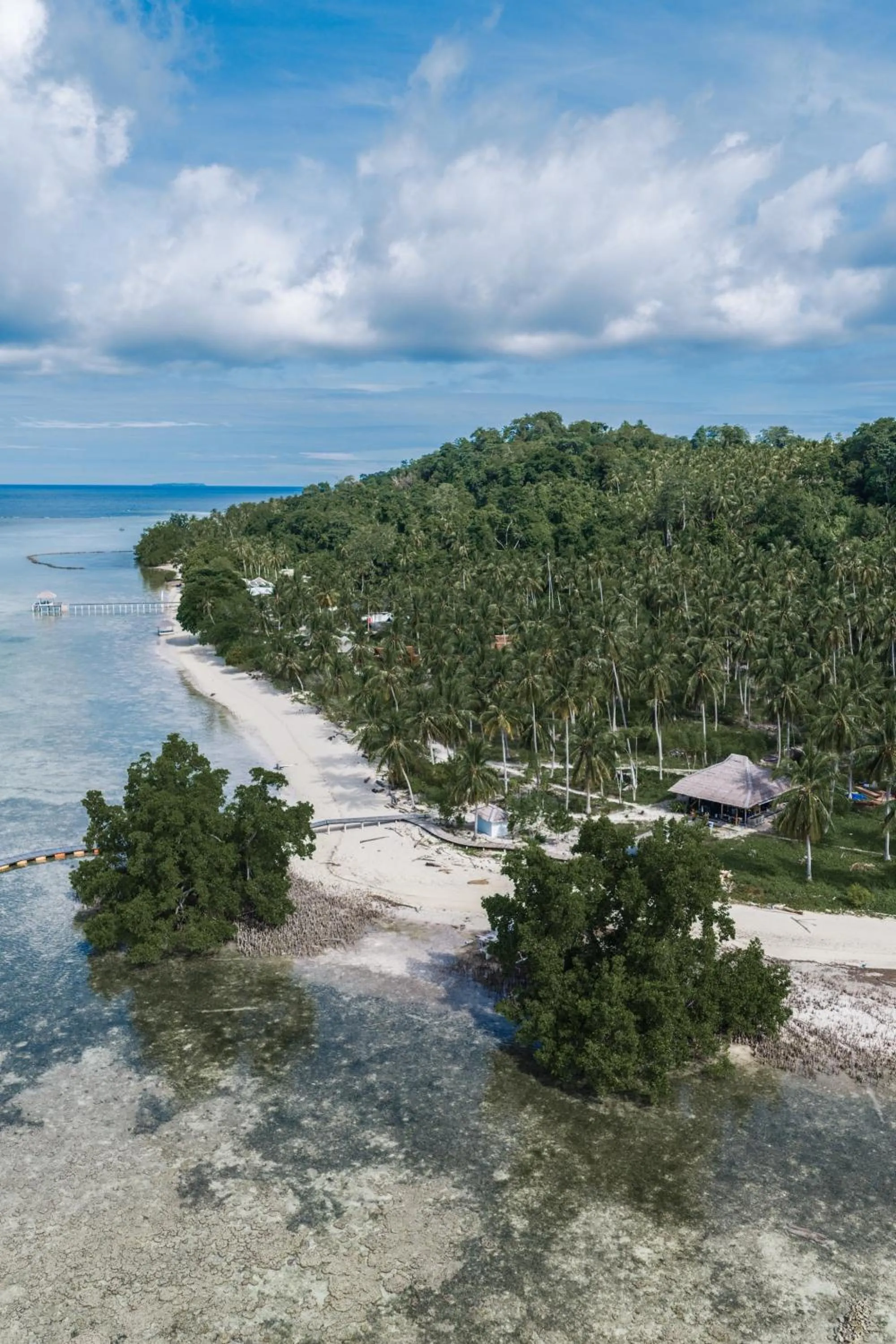 Reconnect - Private Island Resort & Dive Center Togean - Buka Buka Island