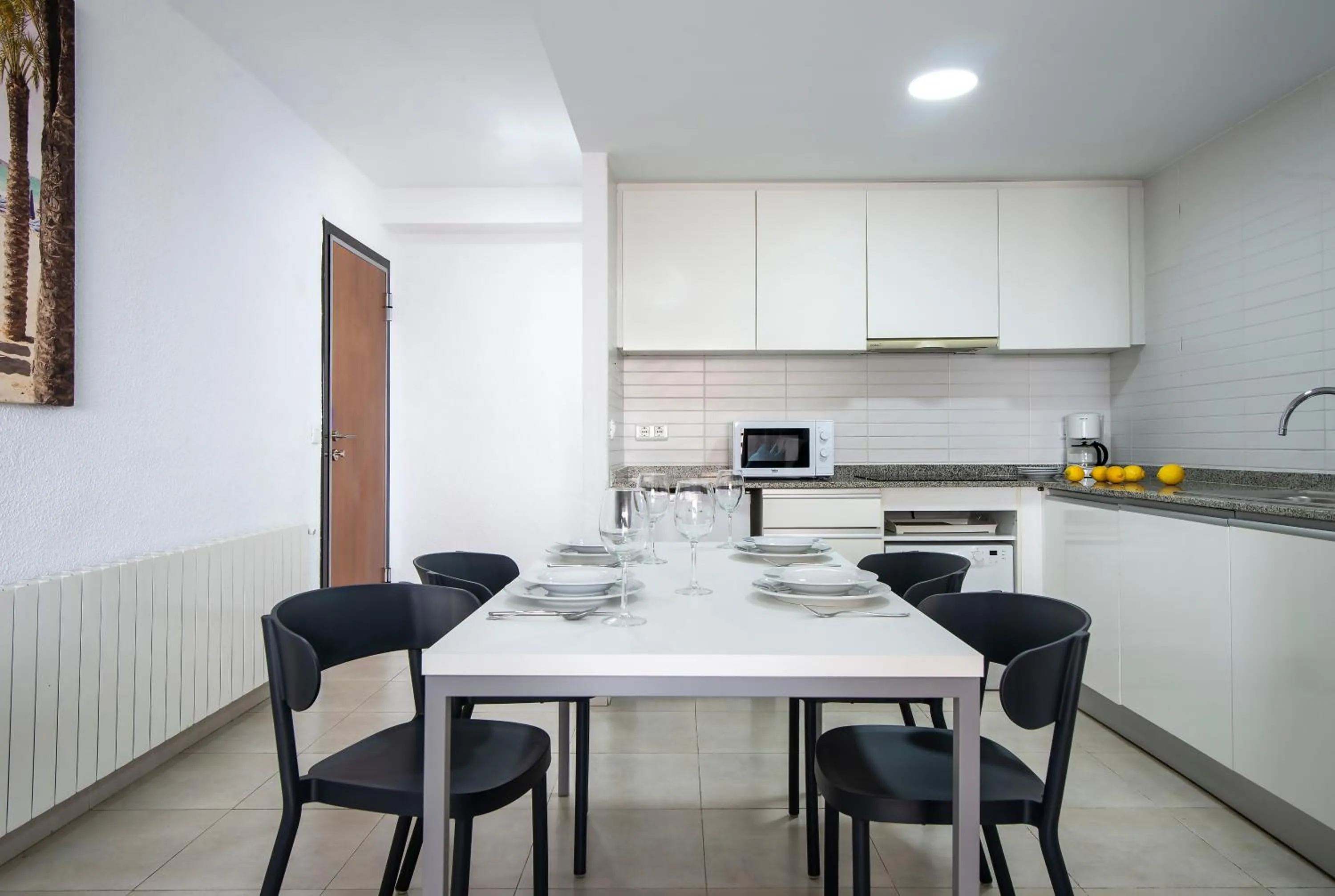 Kitchen or kitchenette in Pierre & Vacances Benidorm Levante - Adults Recommended
