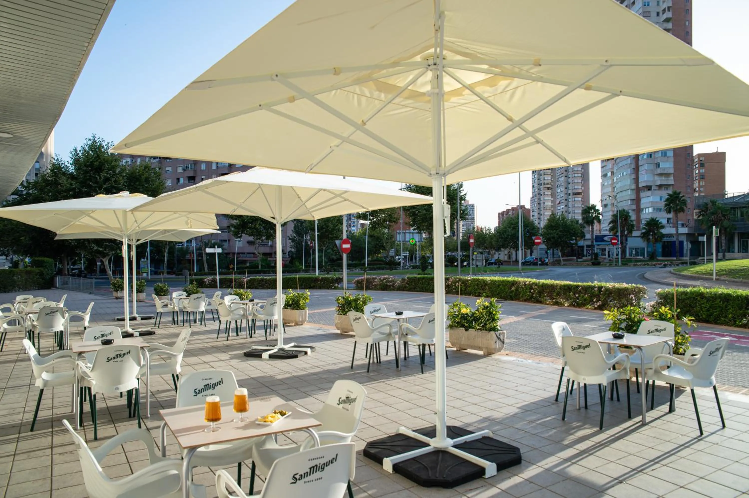 Lounge or bar in Pierre & Vacances Benidorm Levante - Adults Recommended