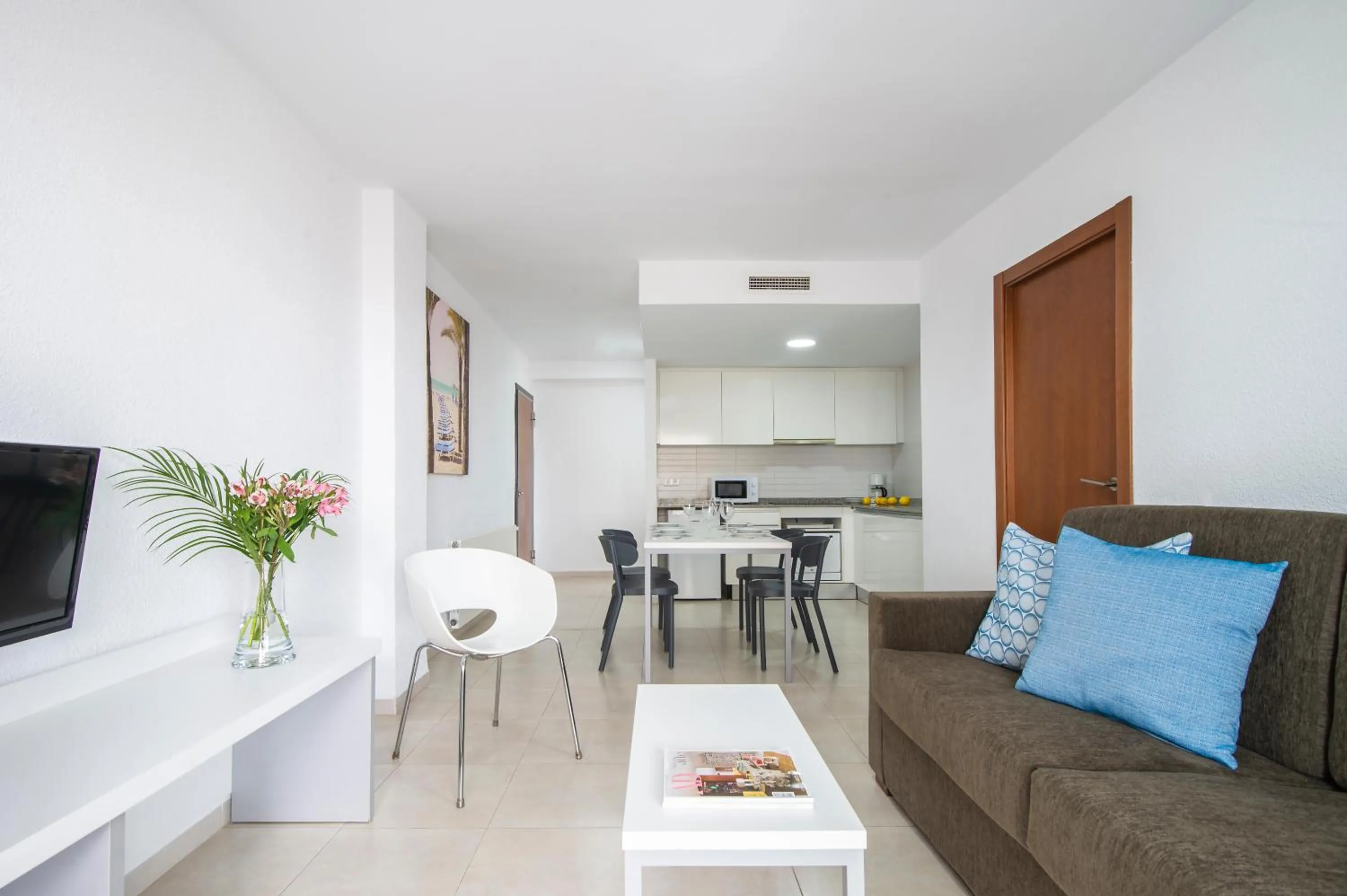 Kitchen or kitchenette in Pierre & Vacances Benidorm Levante - Adults Recommended