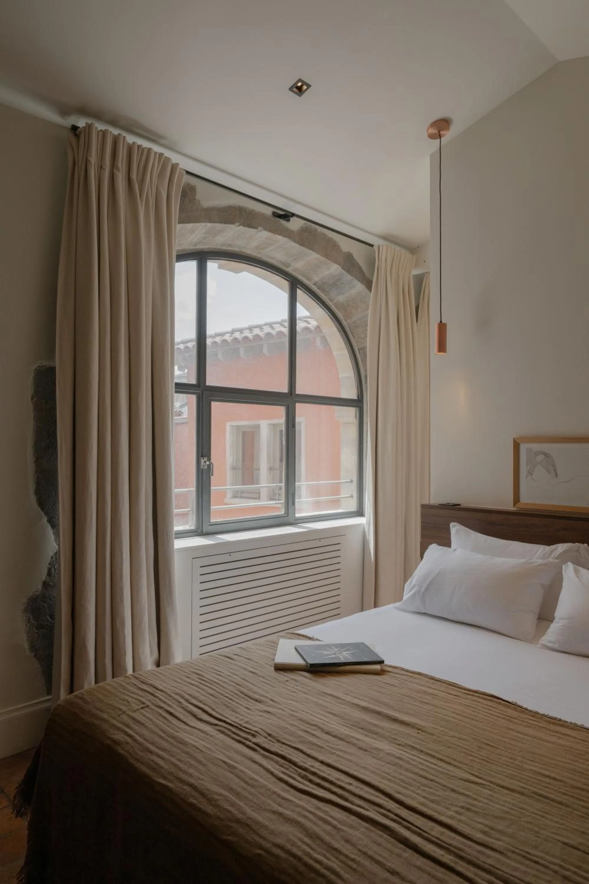 Bed in MiHotel Tour Rose