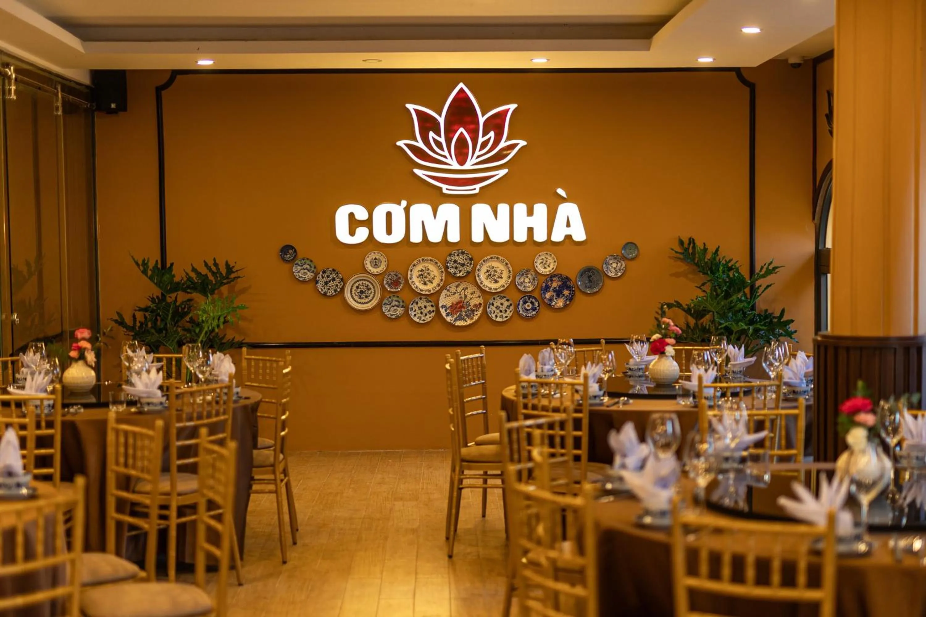 Restaurant/places to eat in Paralia Khem Beach Phu Quoc Hotel