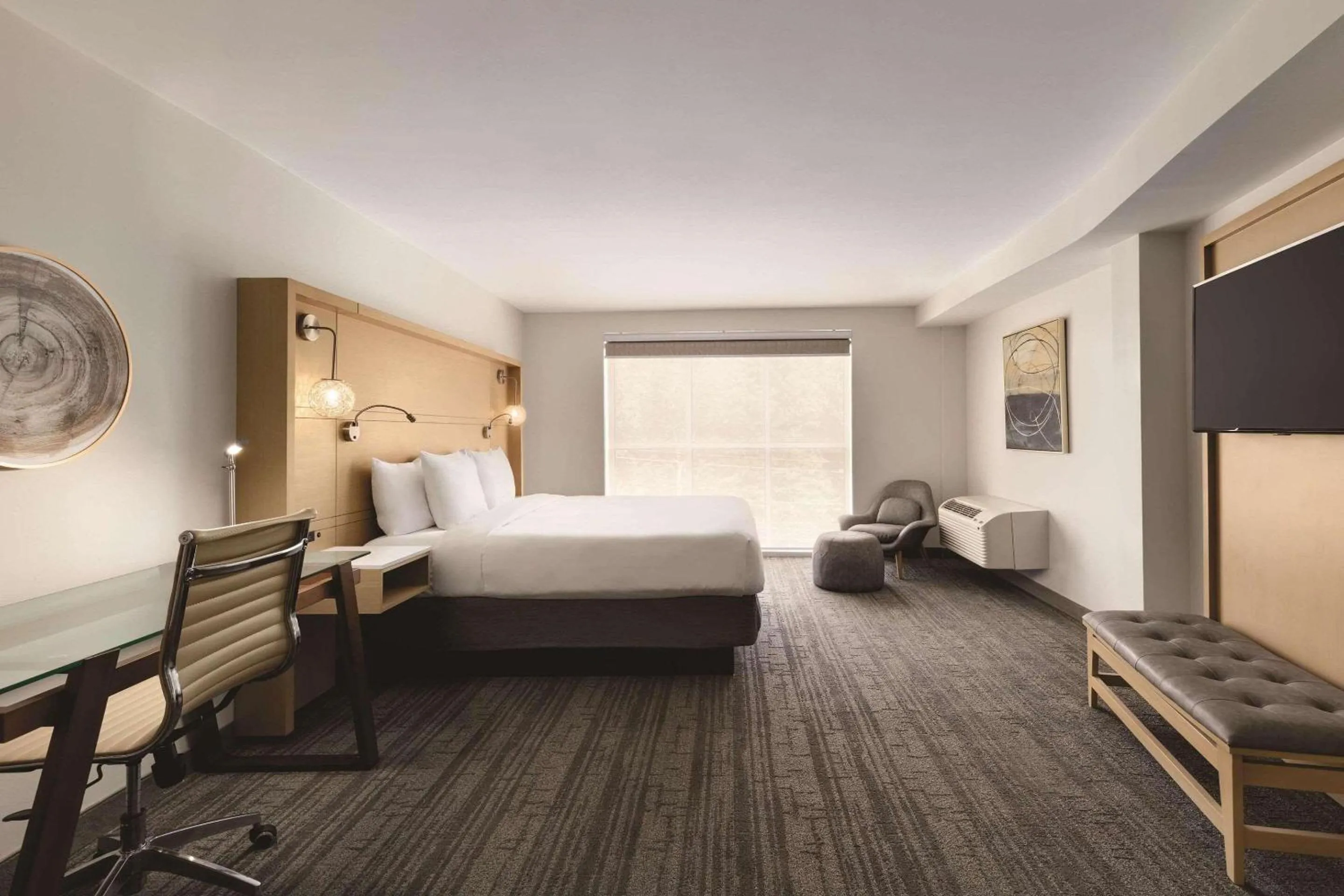 Bedroom, Bed in Radisson Hotel Atlanta Airport