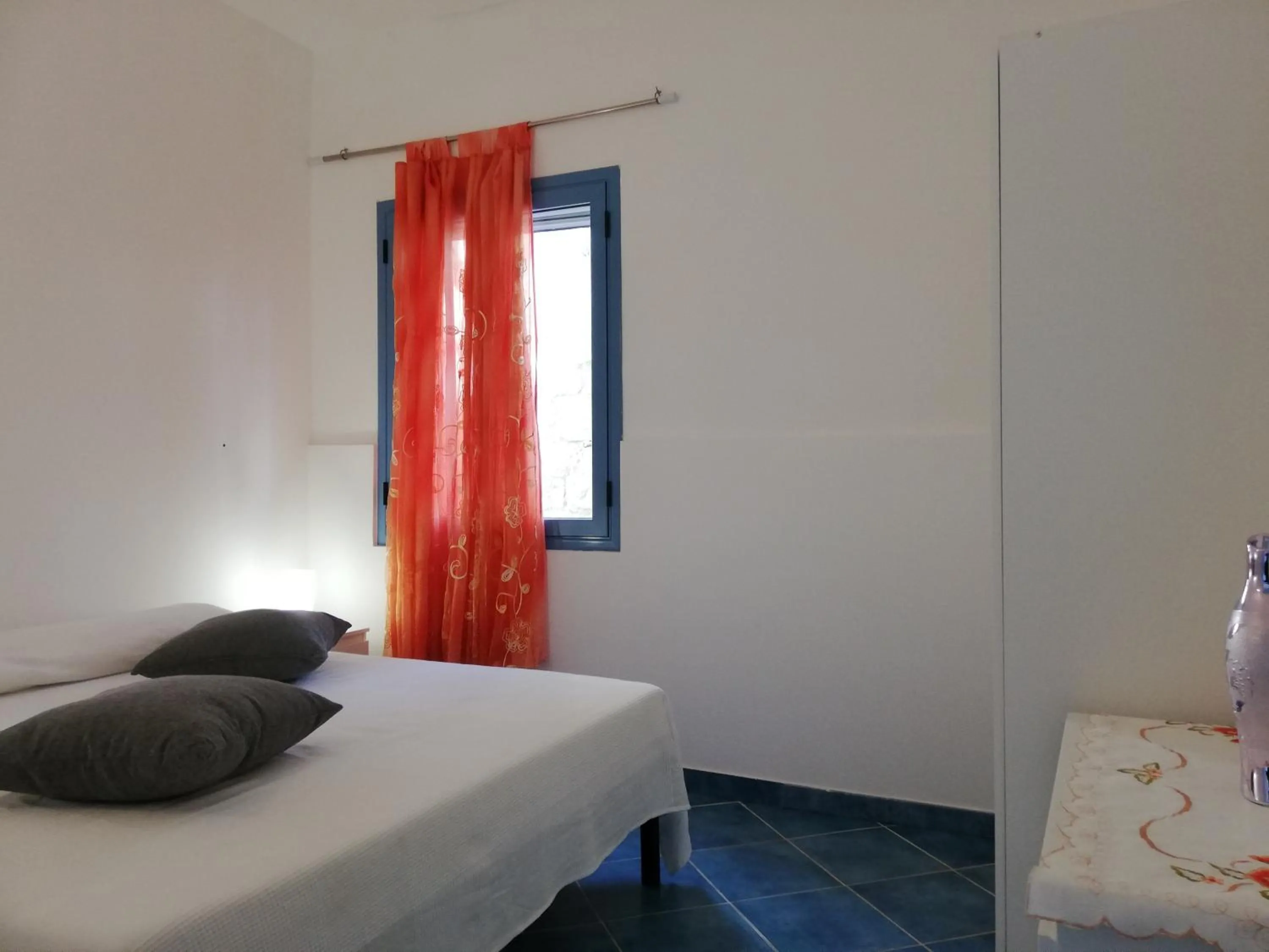 Photo of the whole room, Bed in Soleluna apartment