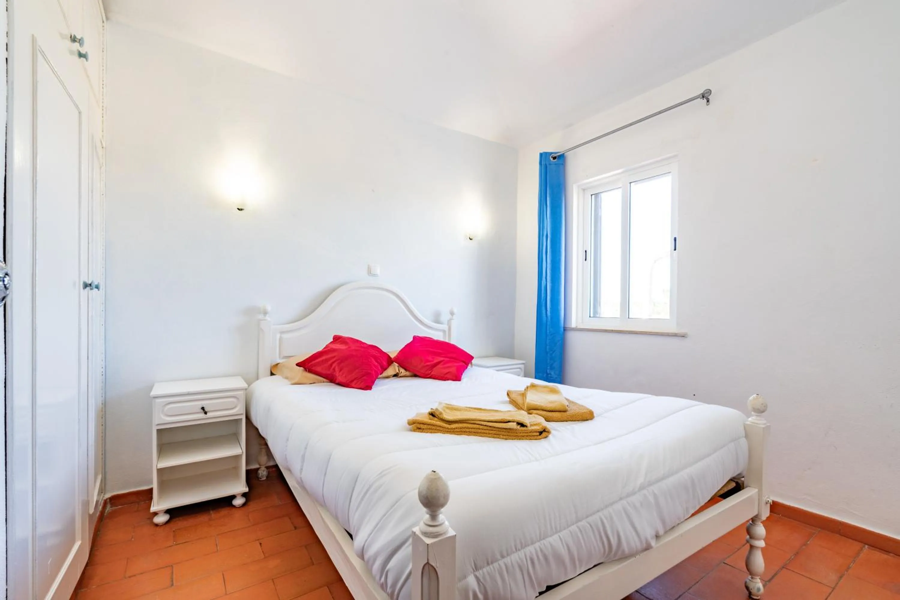 Bedroom, Bed in Quinta das Varandas by Umbral