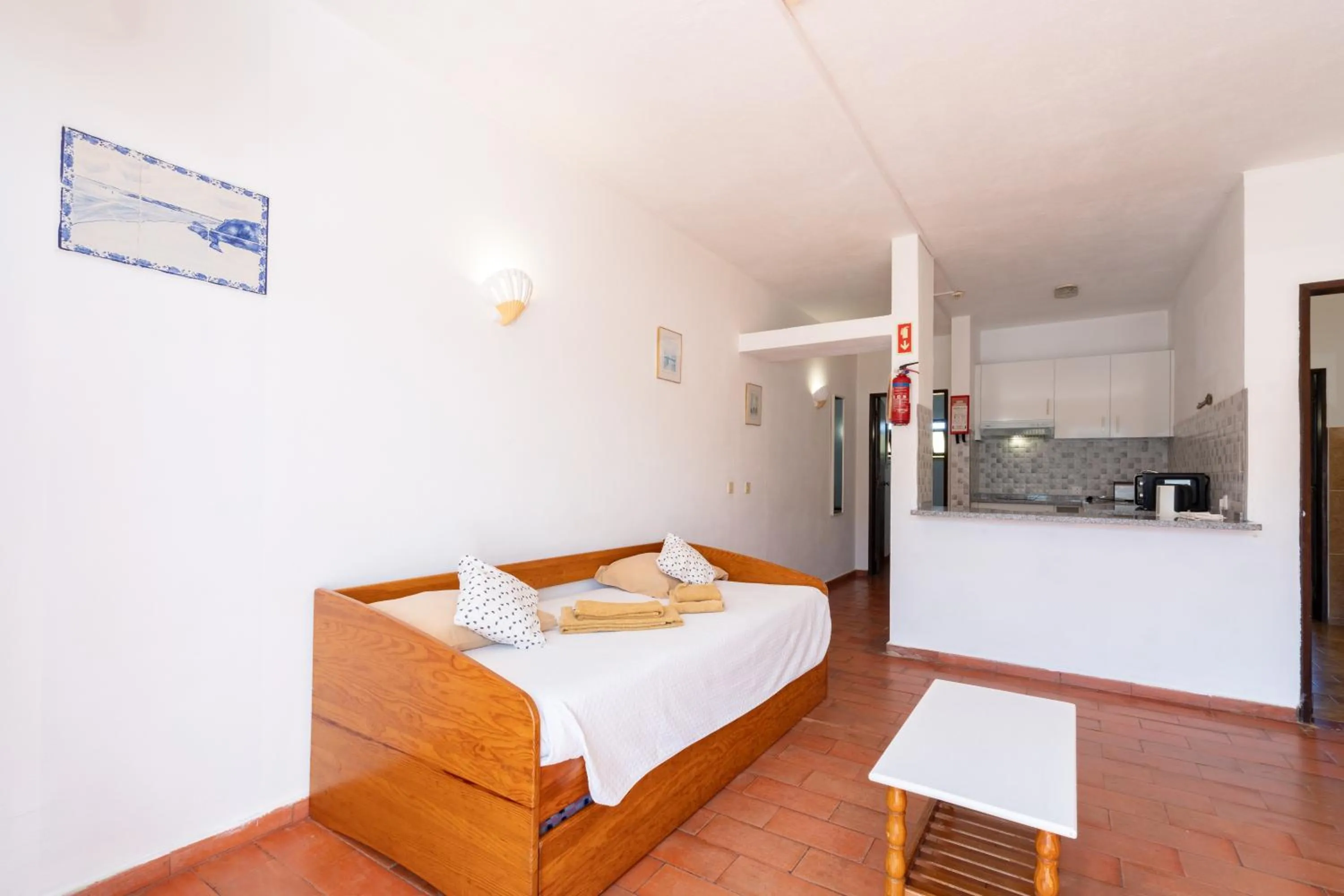Kitchen or kitchenette, Bed in Quinta das Varandas by Umbral