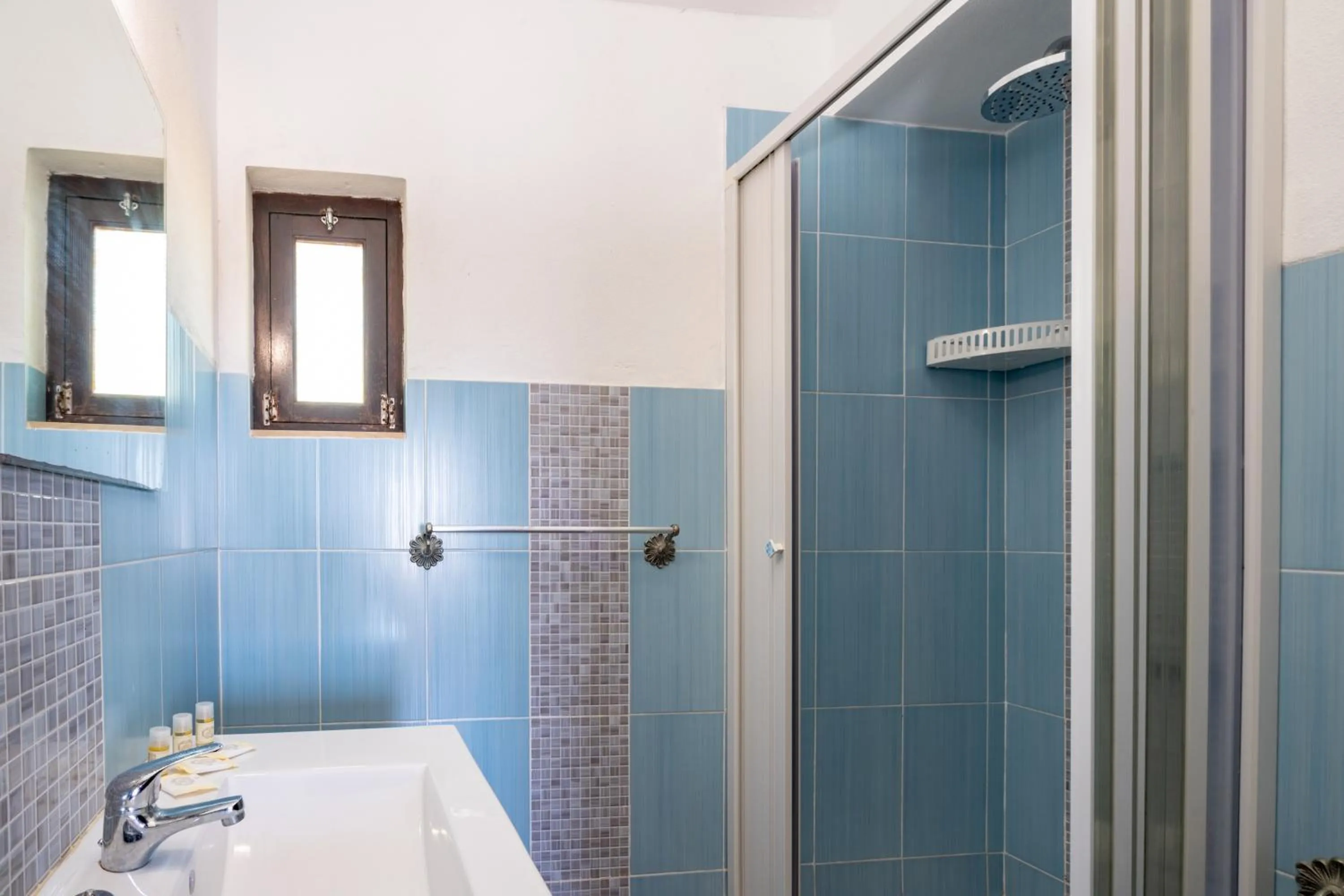 Bathroom in Quinta das Varandas by Umbral