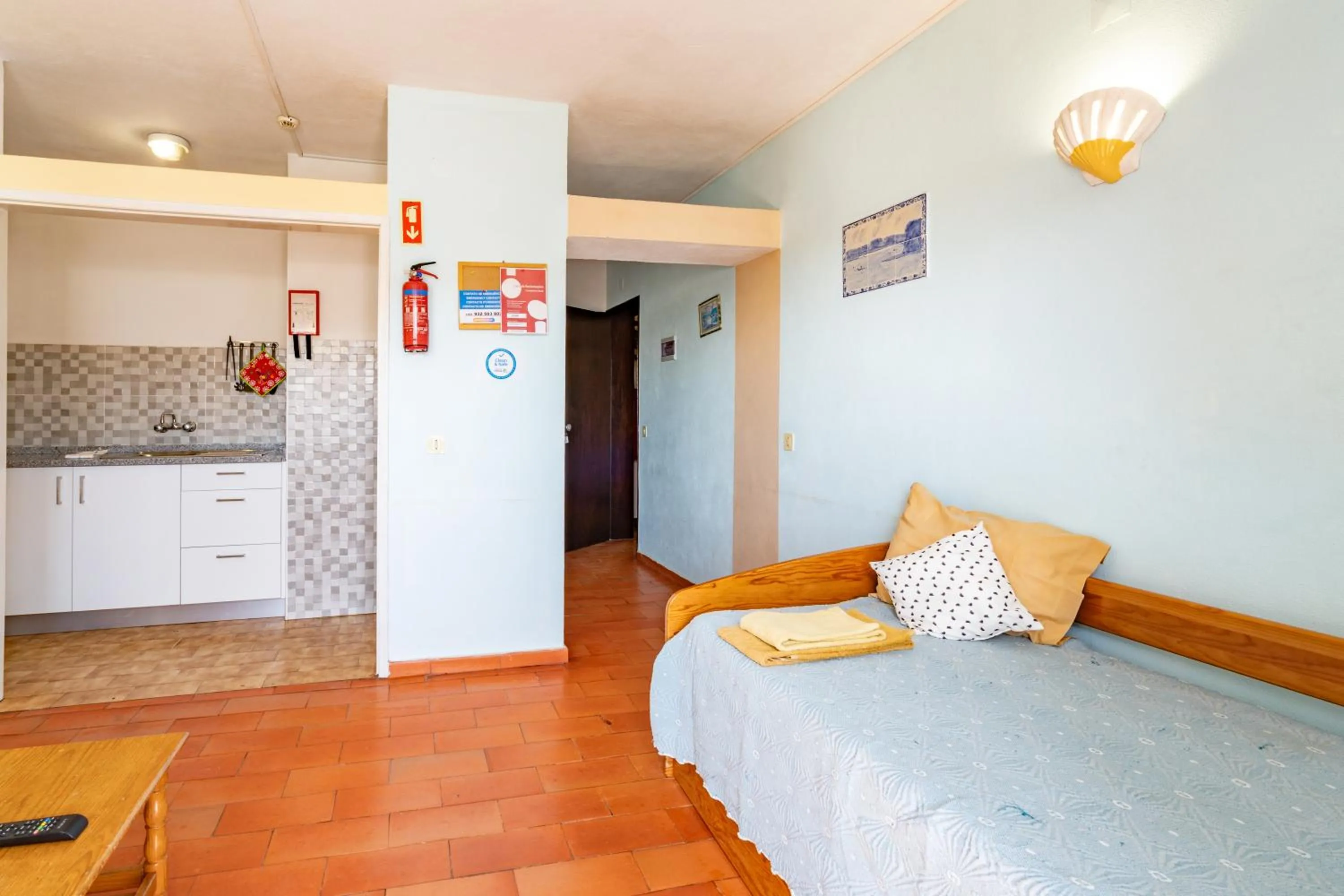 Kitchen or kitchenette, Bed in Quinta das Varandas by Umbral