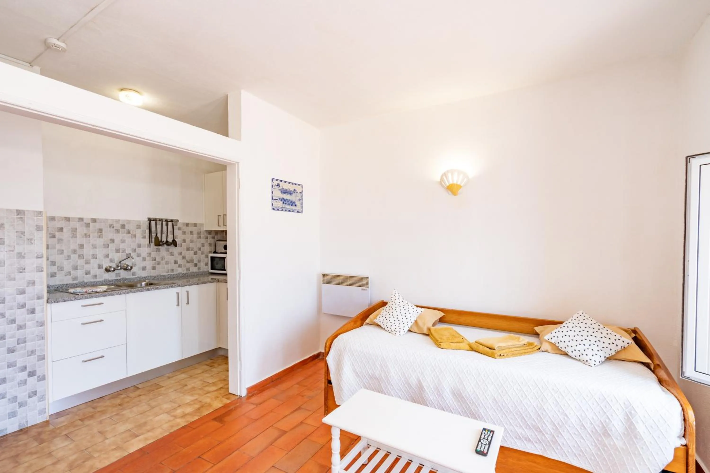 Kitchen or kitchenette, Bed in Quinta das Varandas by Umbral