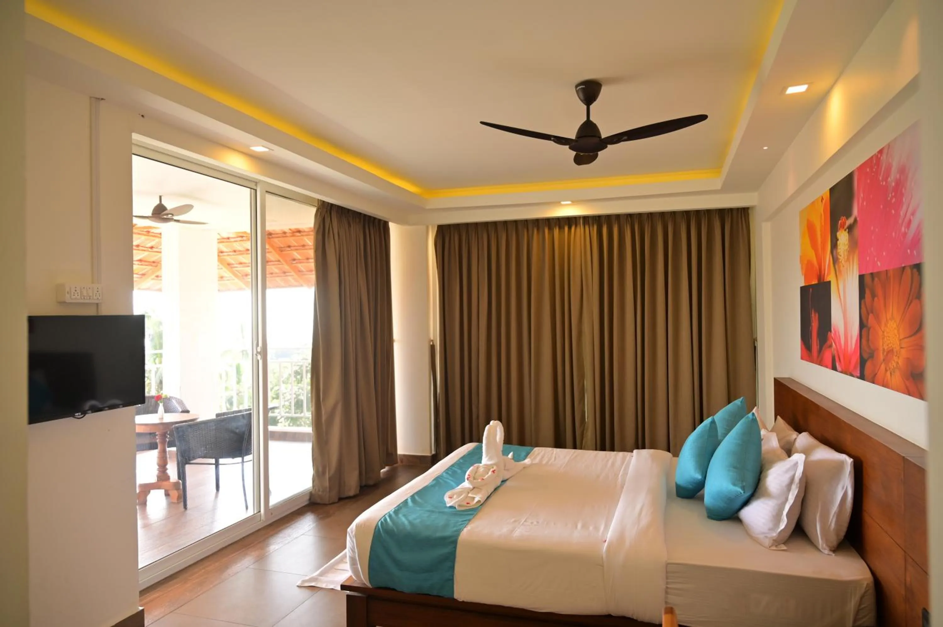 Balcony/Terrace, Bed in Aadisaktthi Leisure Resort, Kovalam