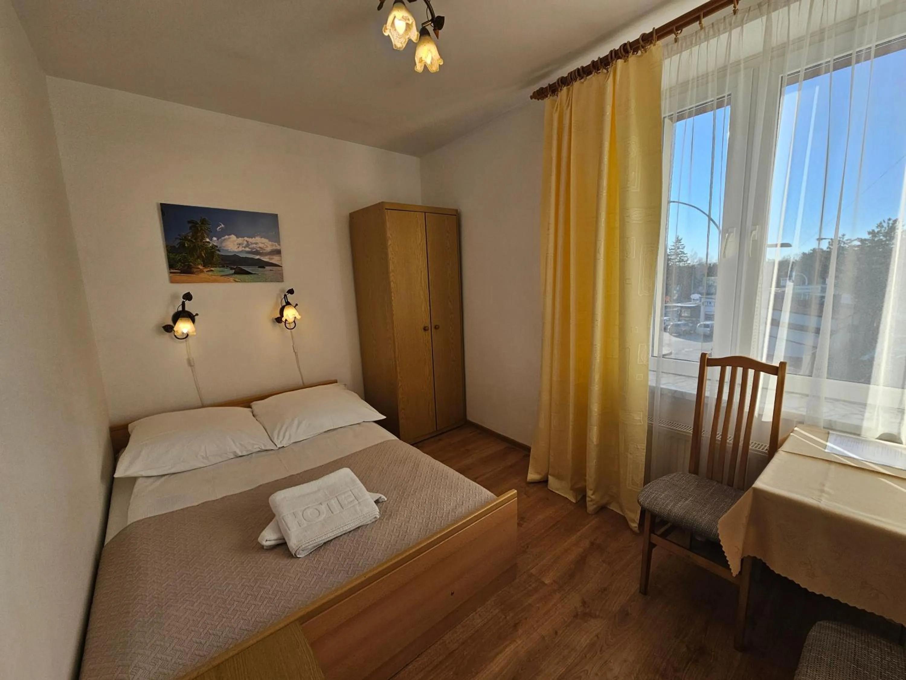 Bed in Hotel Eden 24h