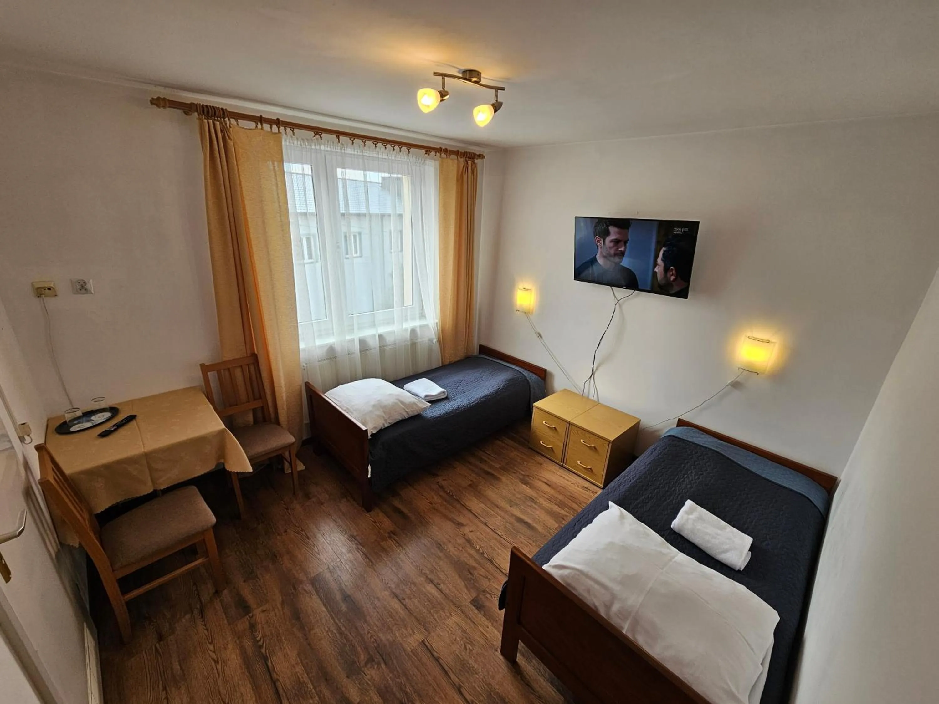 Photo of the whole room, Bed in Hotel Eden 24h