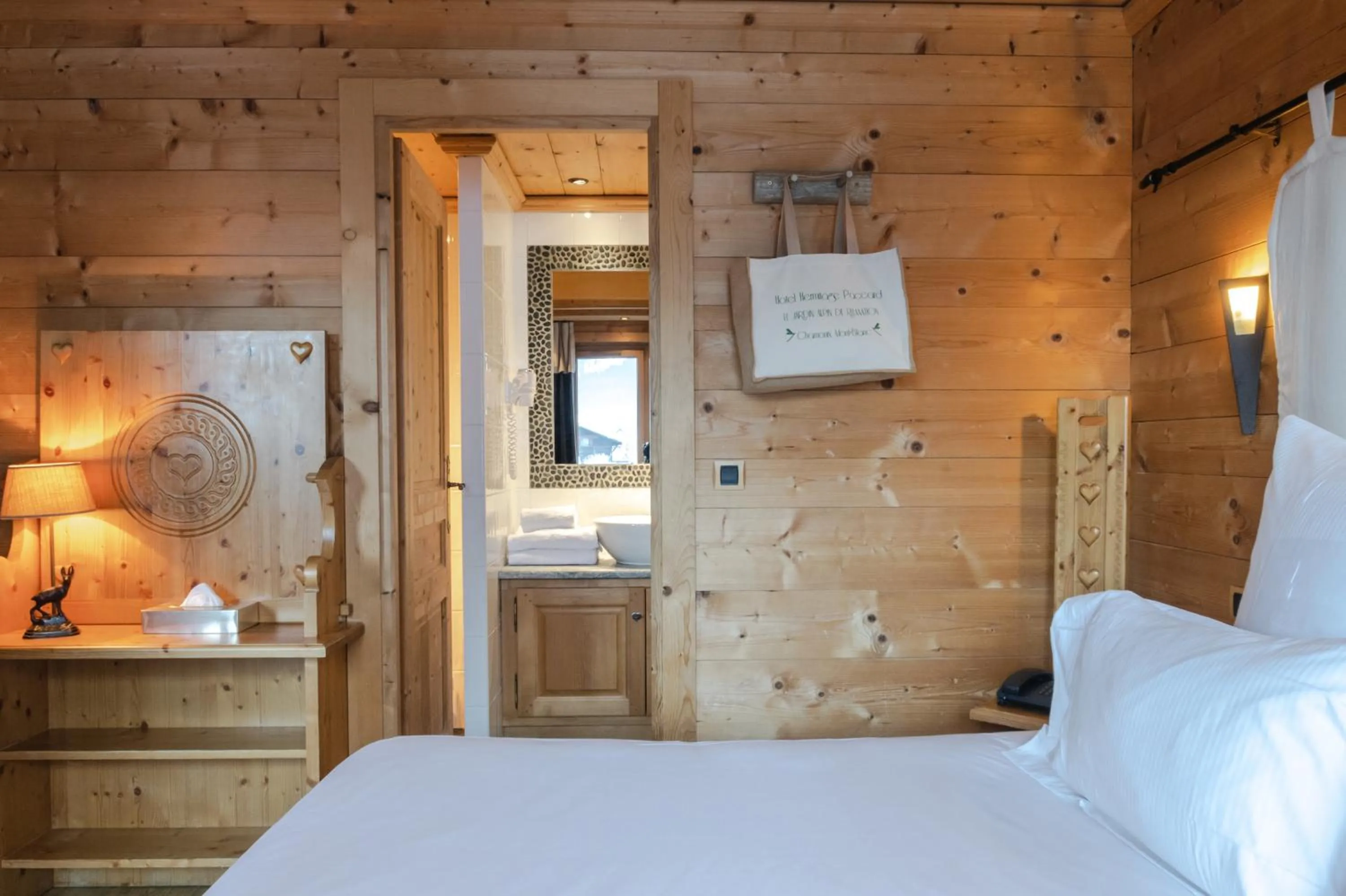 Bed in Chalet-Hôtel Hermitage