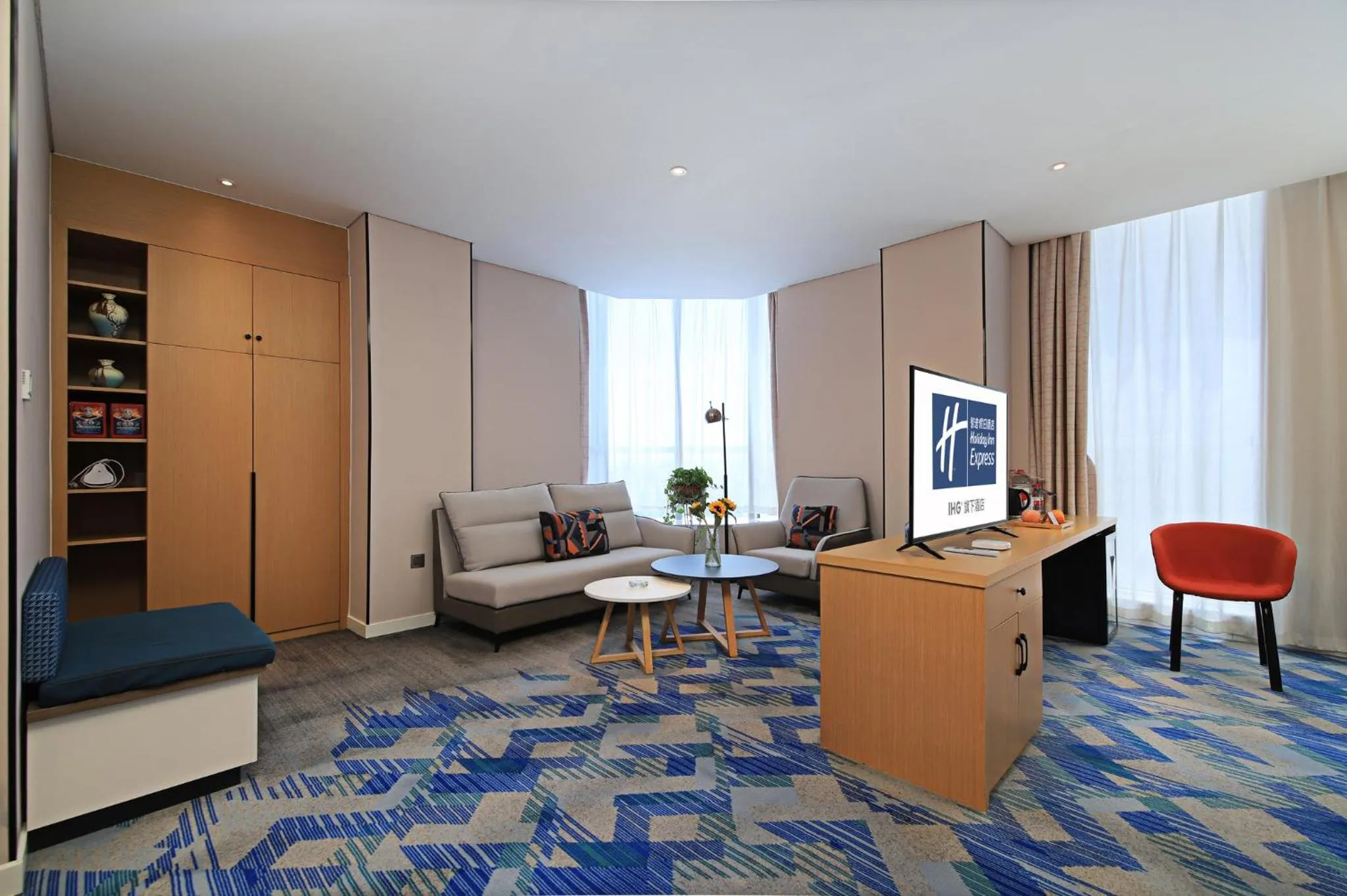 Photo of the whole room, Seating Area in Holiday Inn Express Linyi West, an IHG Hotel