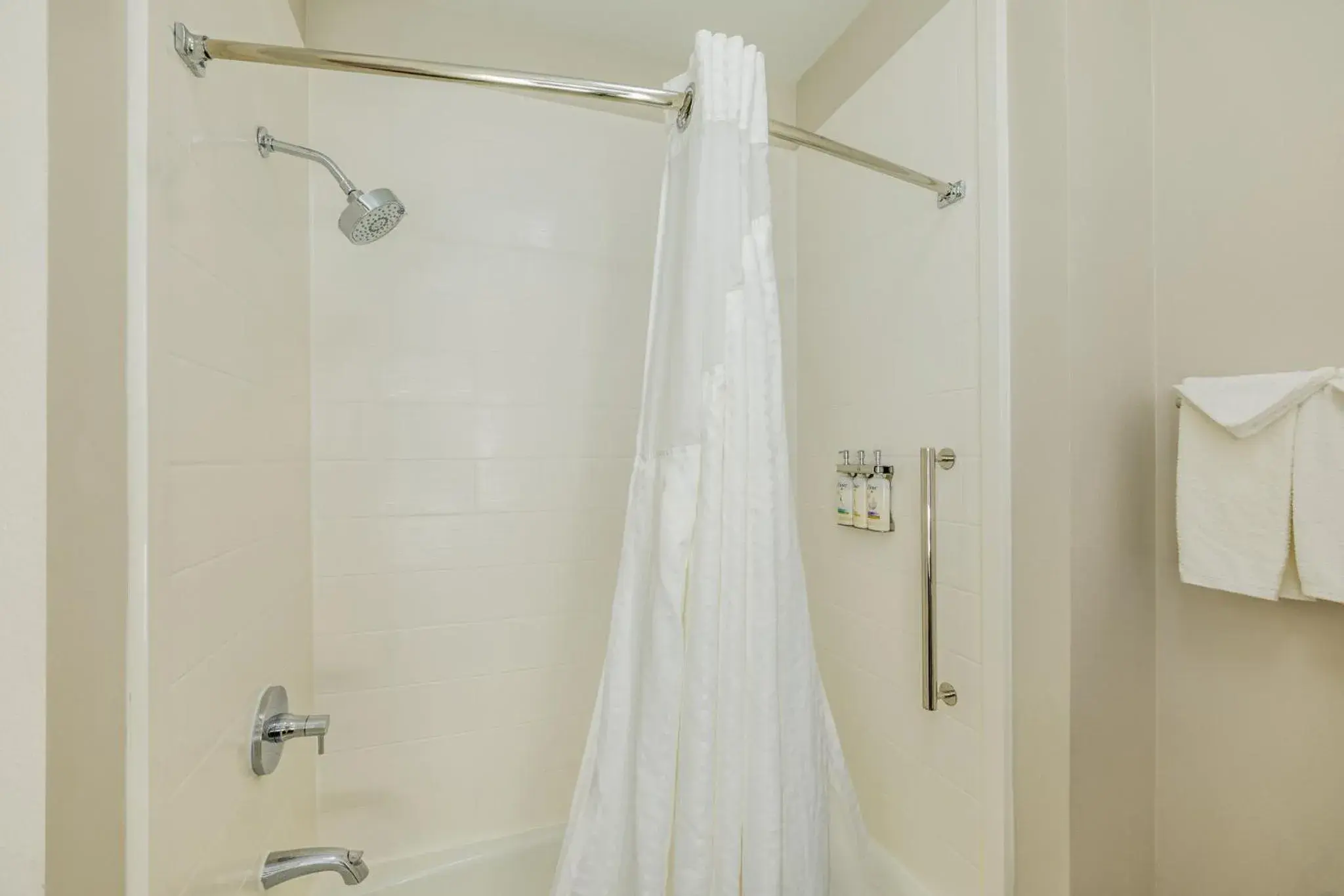 Standard Room with Two Queen Beds in Holiday Inn Express & Suites Lindale - Tyler by IHG Standard Room with Two Queen Beds in Holiday Inn Express & Suites Lindale - Tyler by IHG