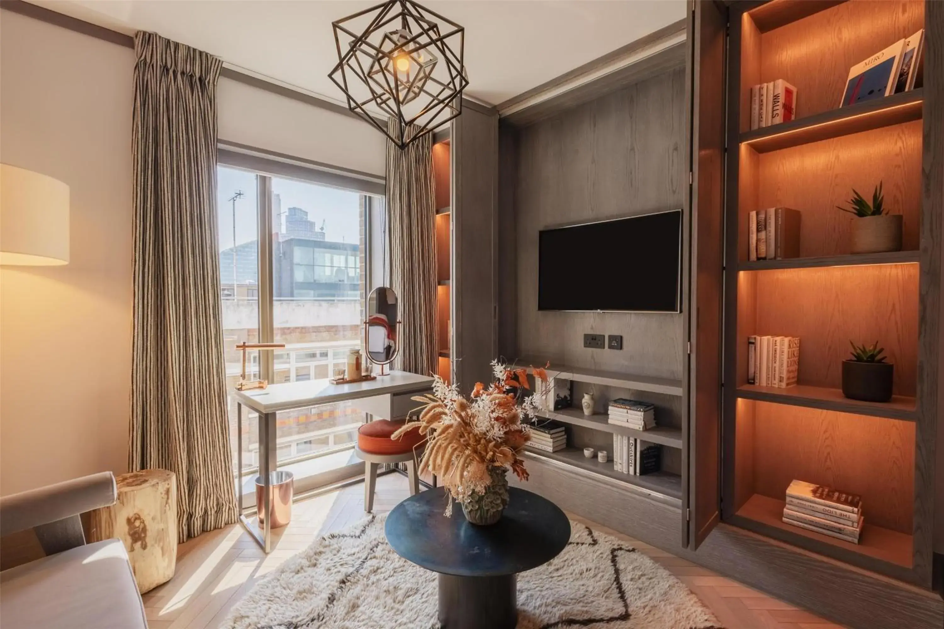 Junior Suite in Hart Shoreditch Hotel London, Curio Collection by Hilton Junior Suite in Hart Shoreditch Hotel London, Curio Collection by Hilton