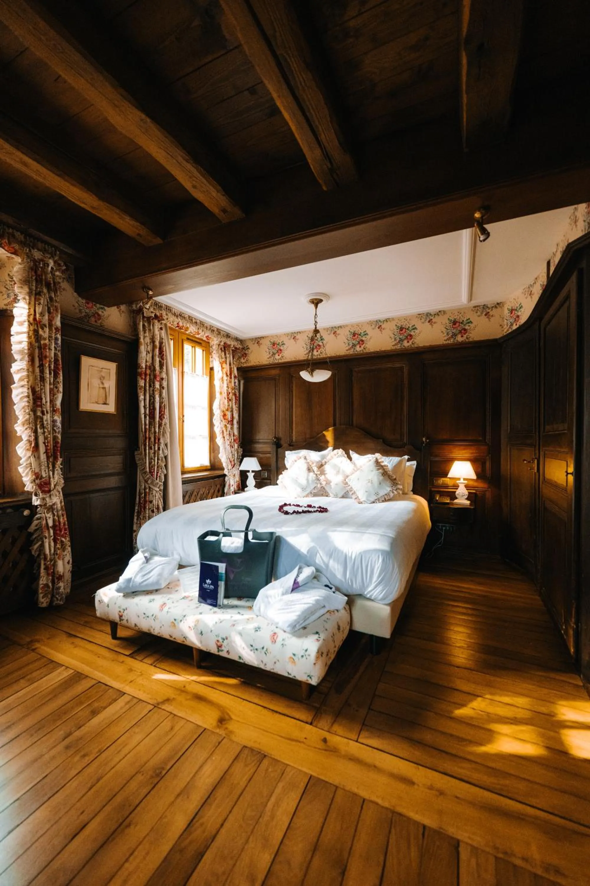 Bed in Les Violettes Hotel & Spa