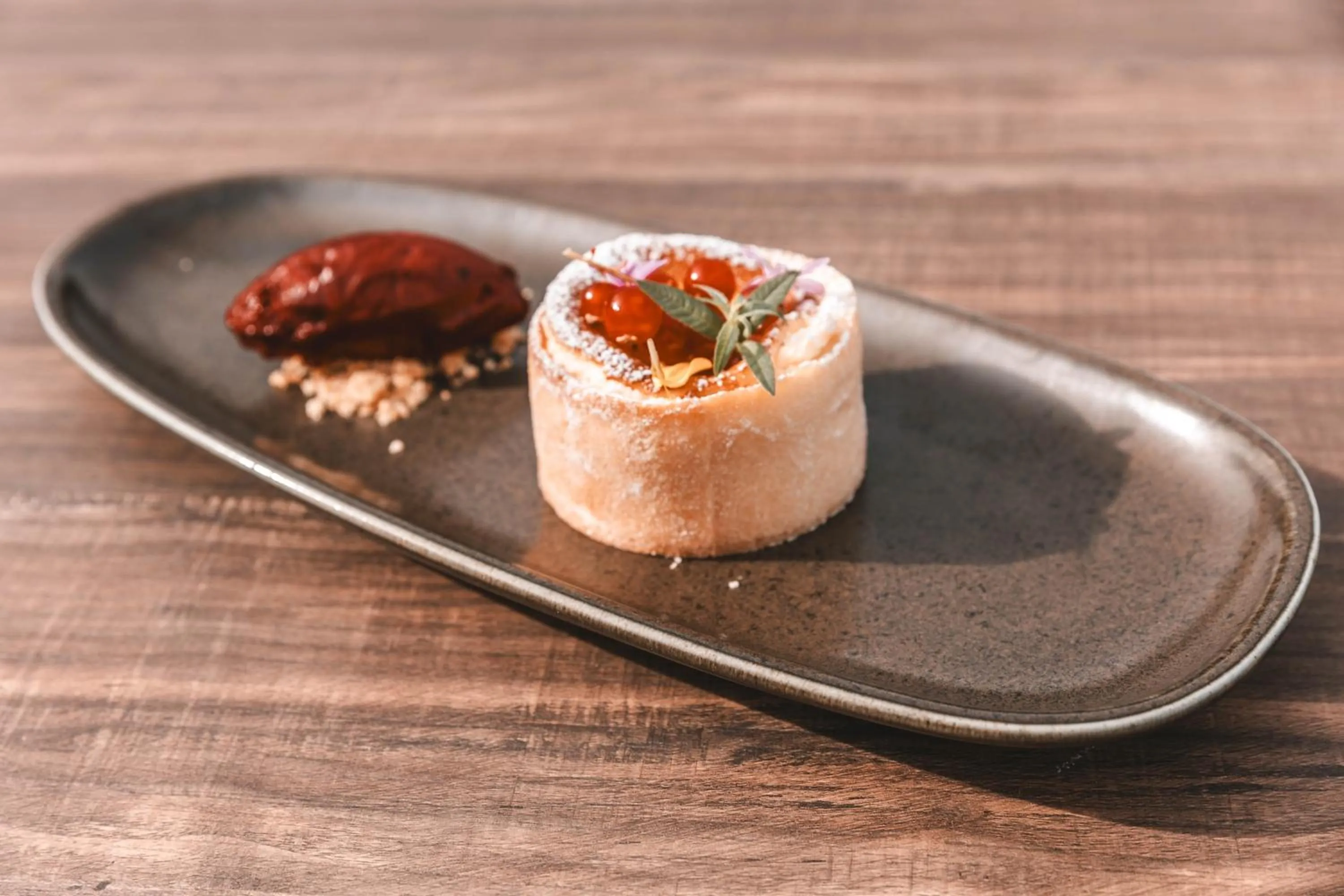 Restaurant/places to eat in Les Violettes Hotel & Spa