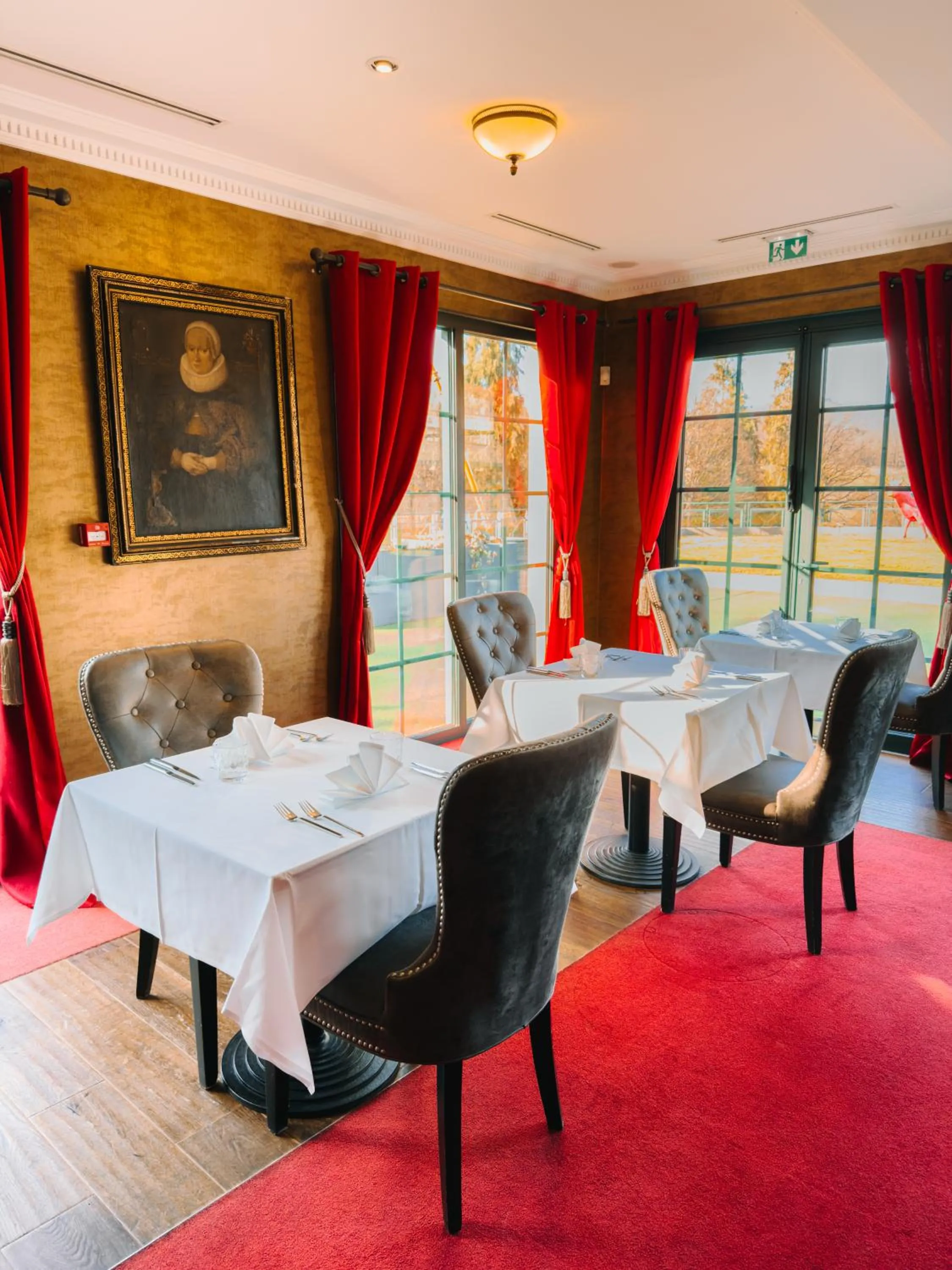 Restaurant/places to eat in Les Violettes Hotel & Spa