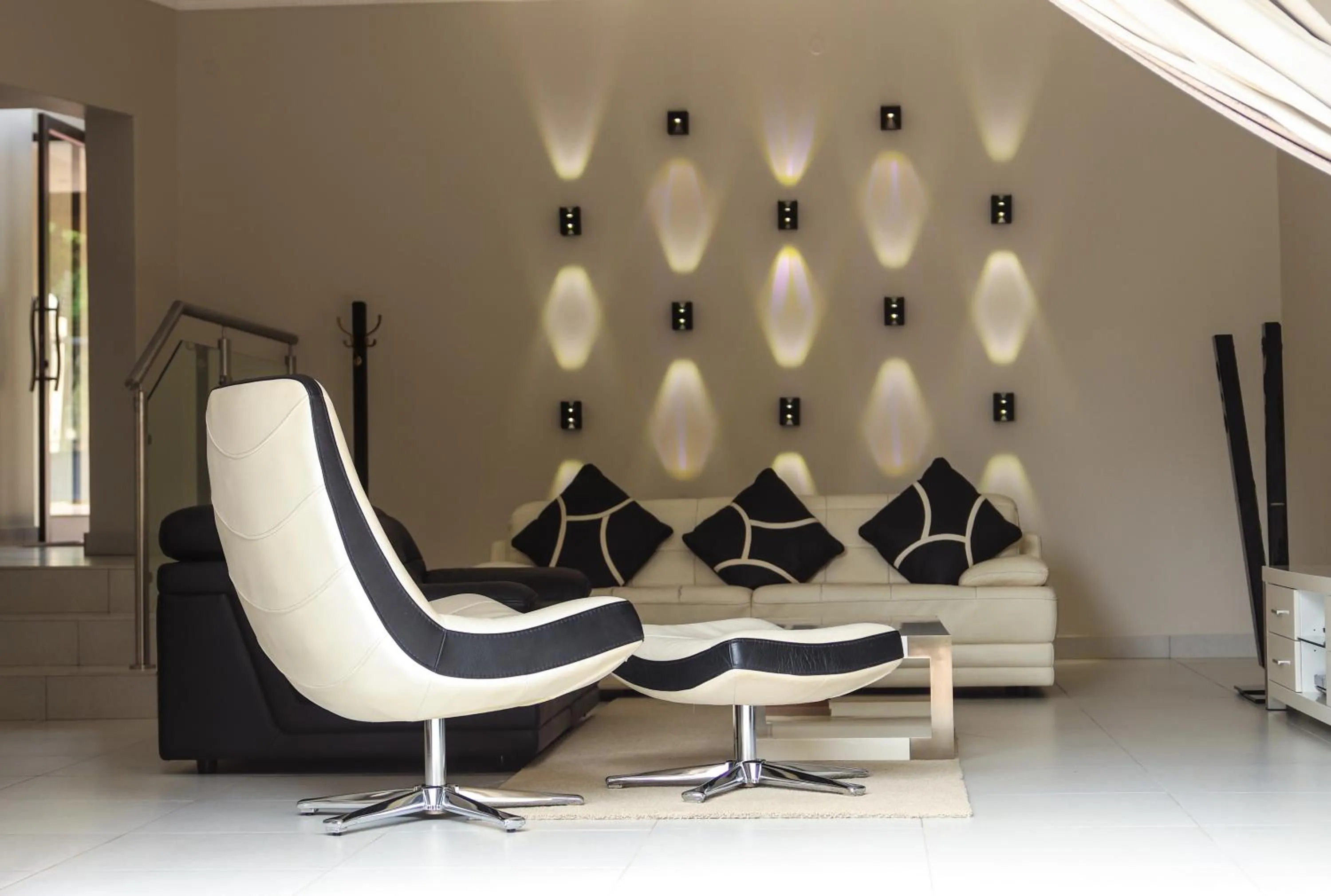 Seating area in Letsatsing Lodge