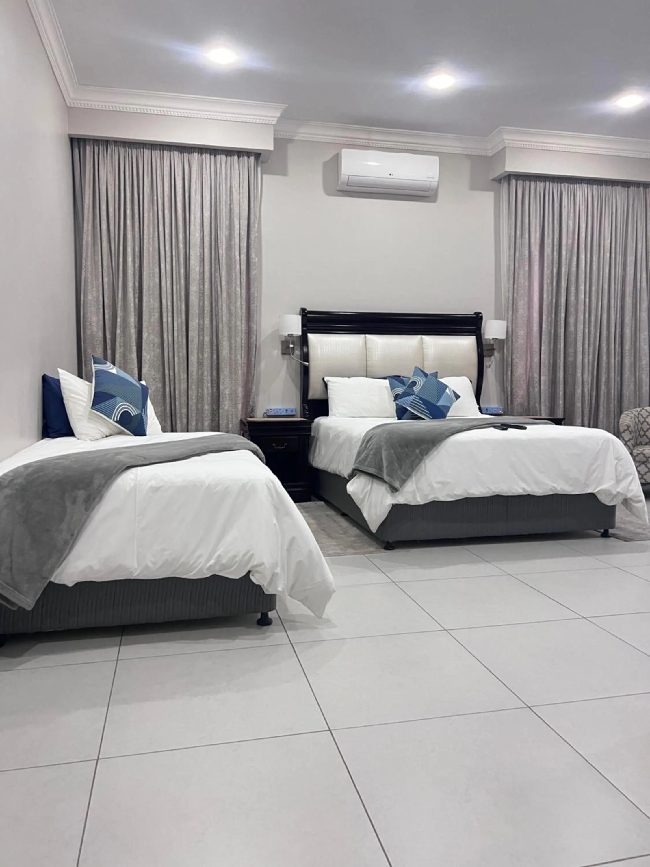 Bedroom, Bed in Letsatsing Lodge