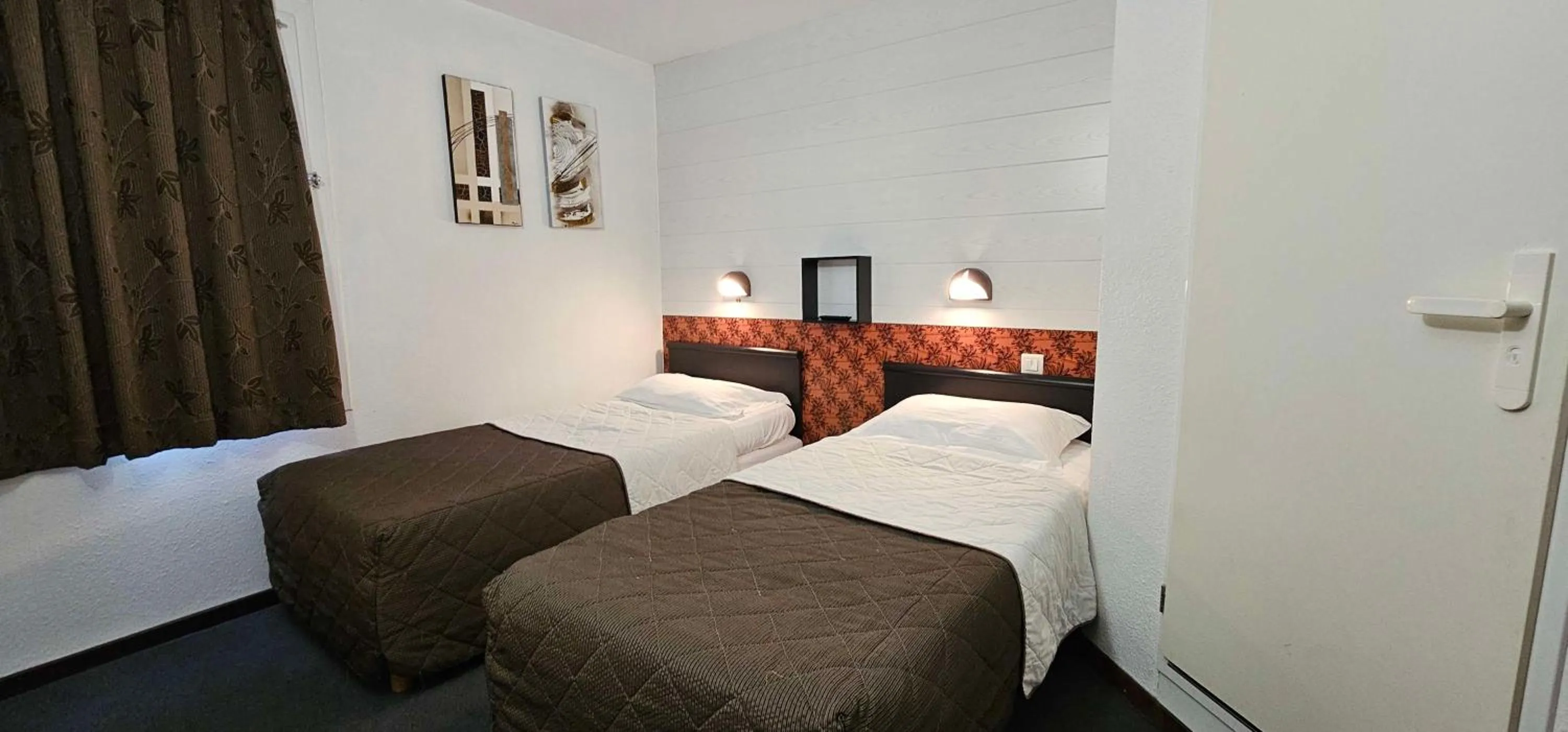 Bedroom, Bed in Brit Hotel Essentiel Albi Parc des Expos