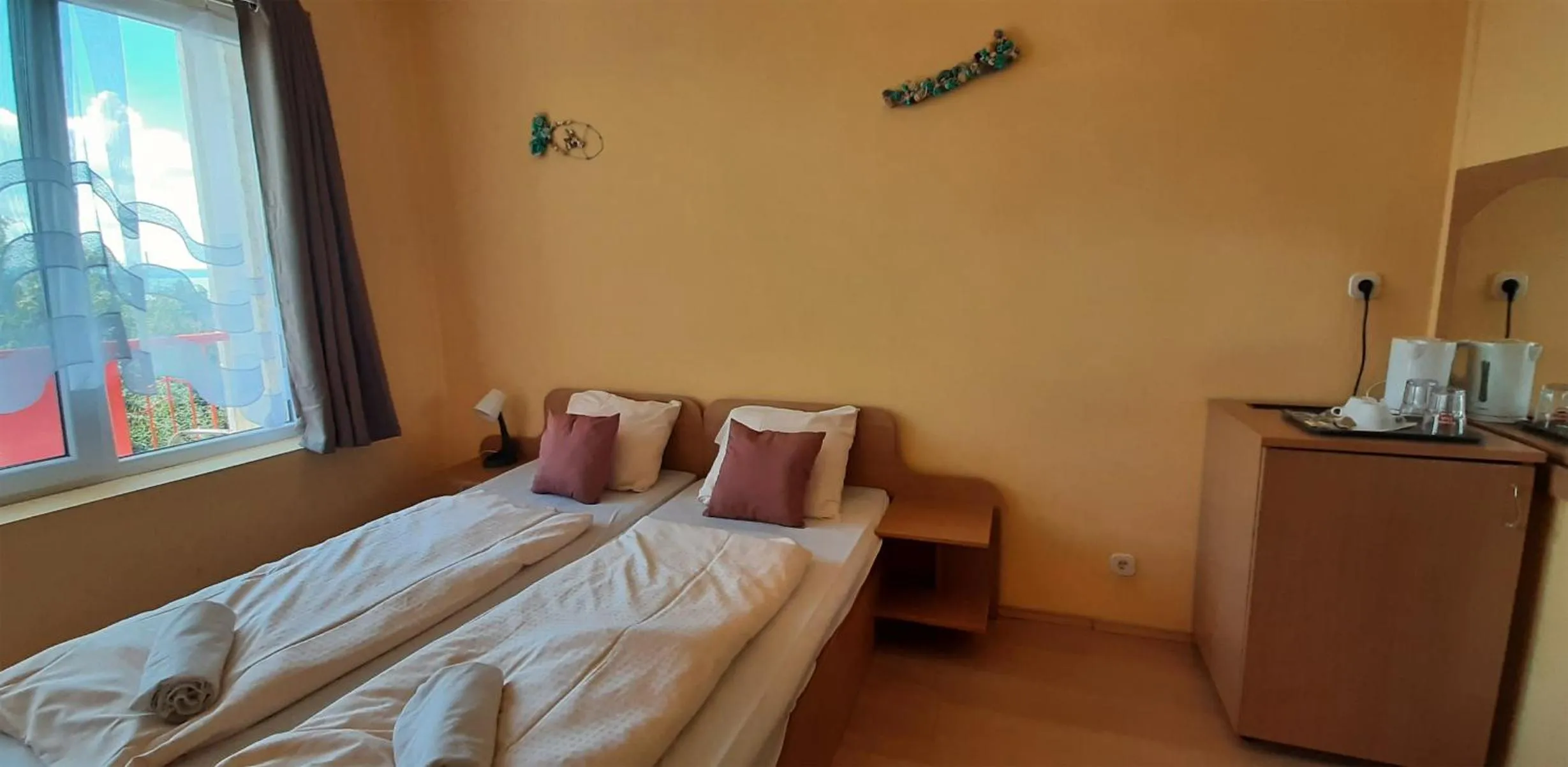 Manuela Ifjúsági Hotel