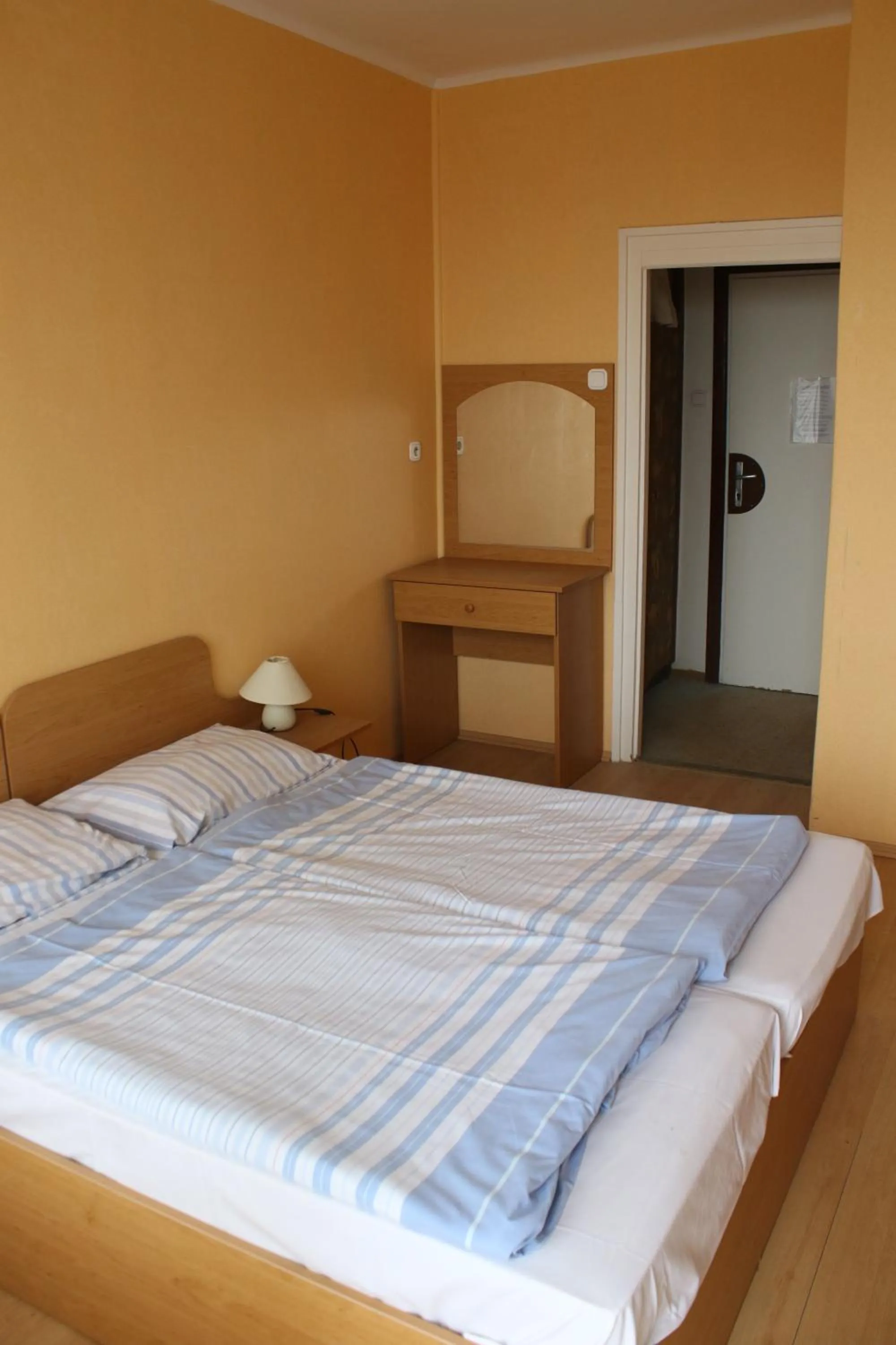 Manuela Ifjúsági Hotel