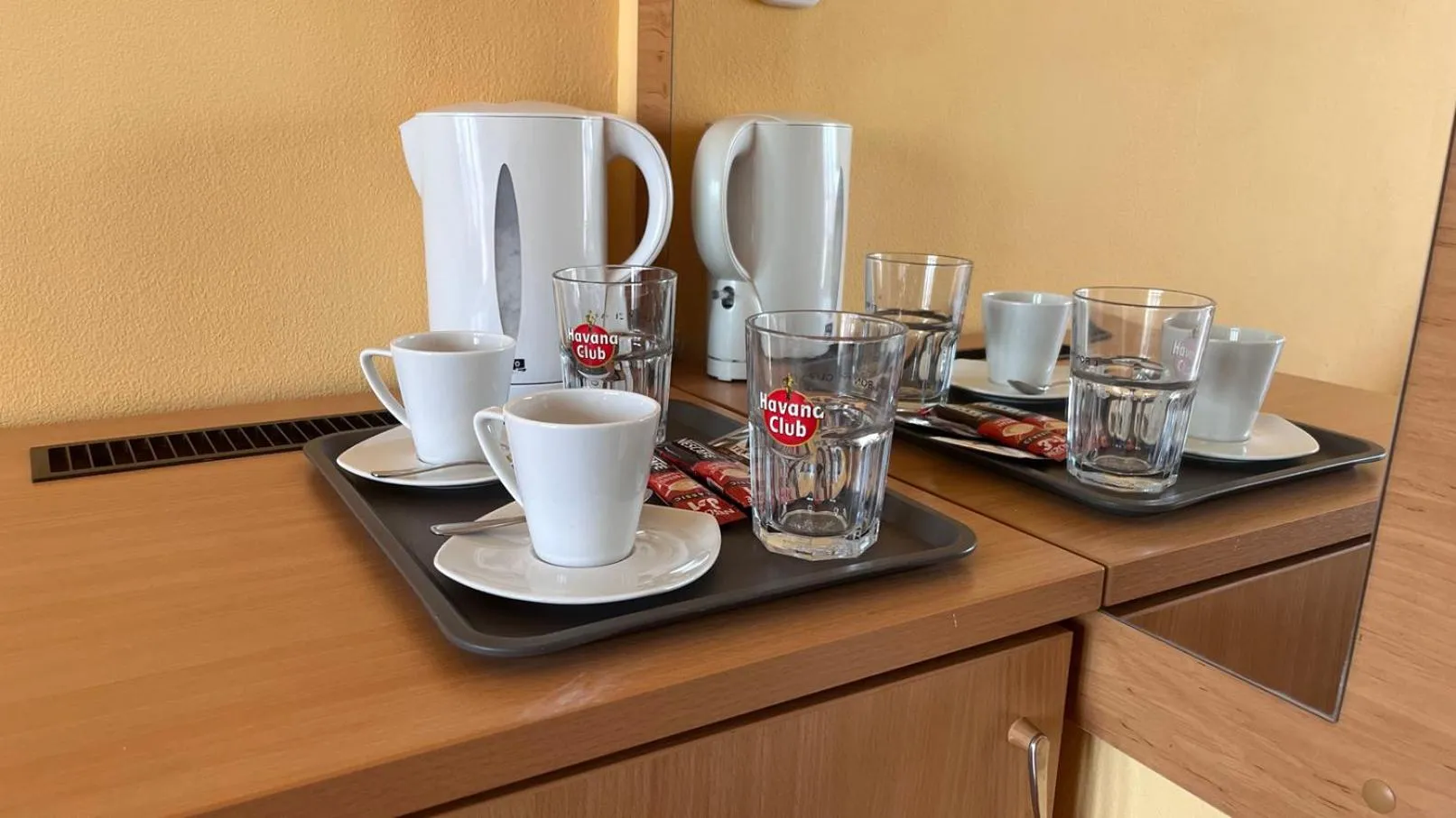 Manuela Ifjúsági Hotel