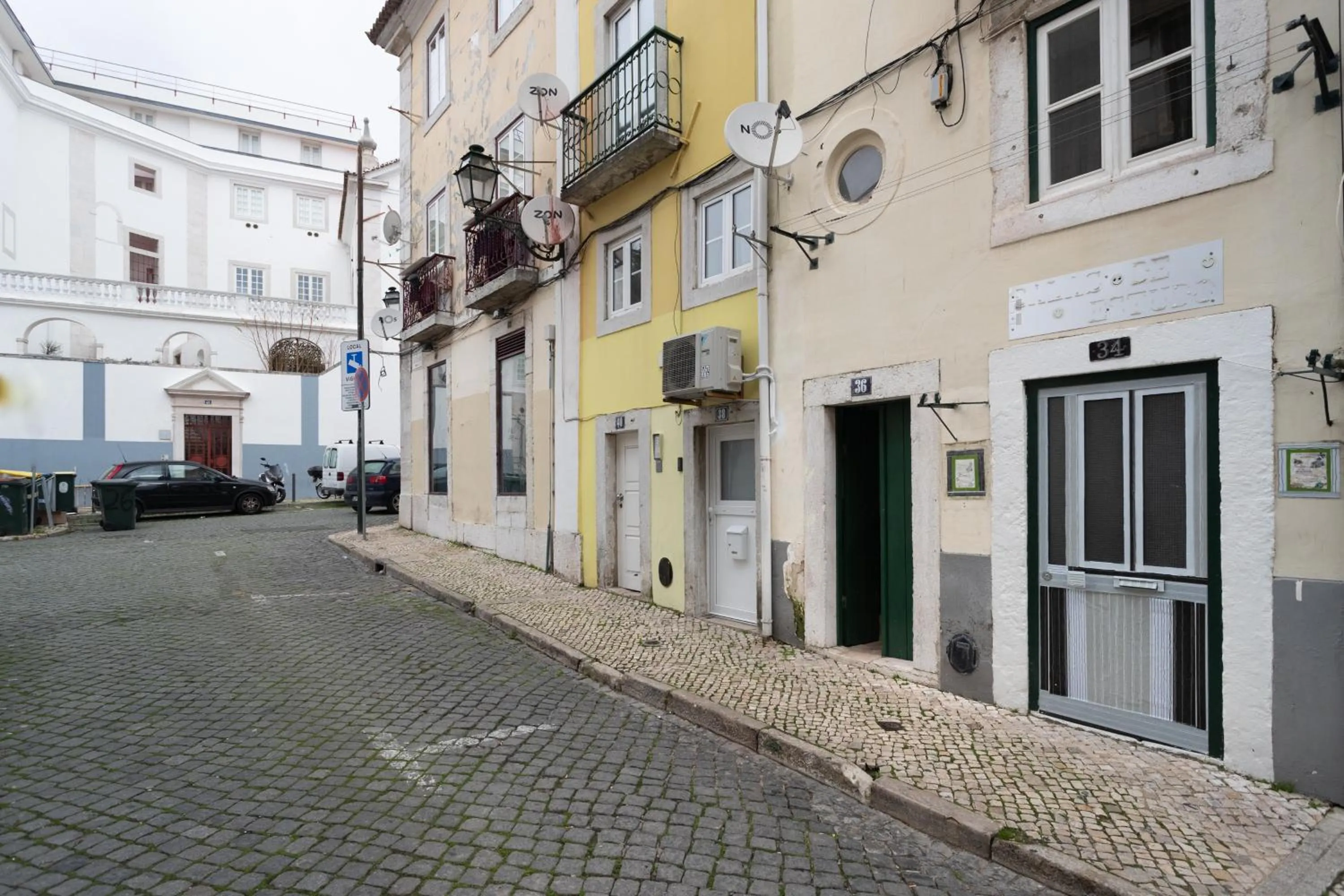 Facade/entrance in Living Bairro Alto V