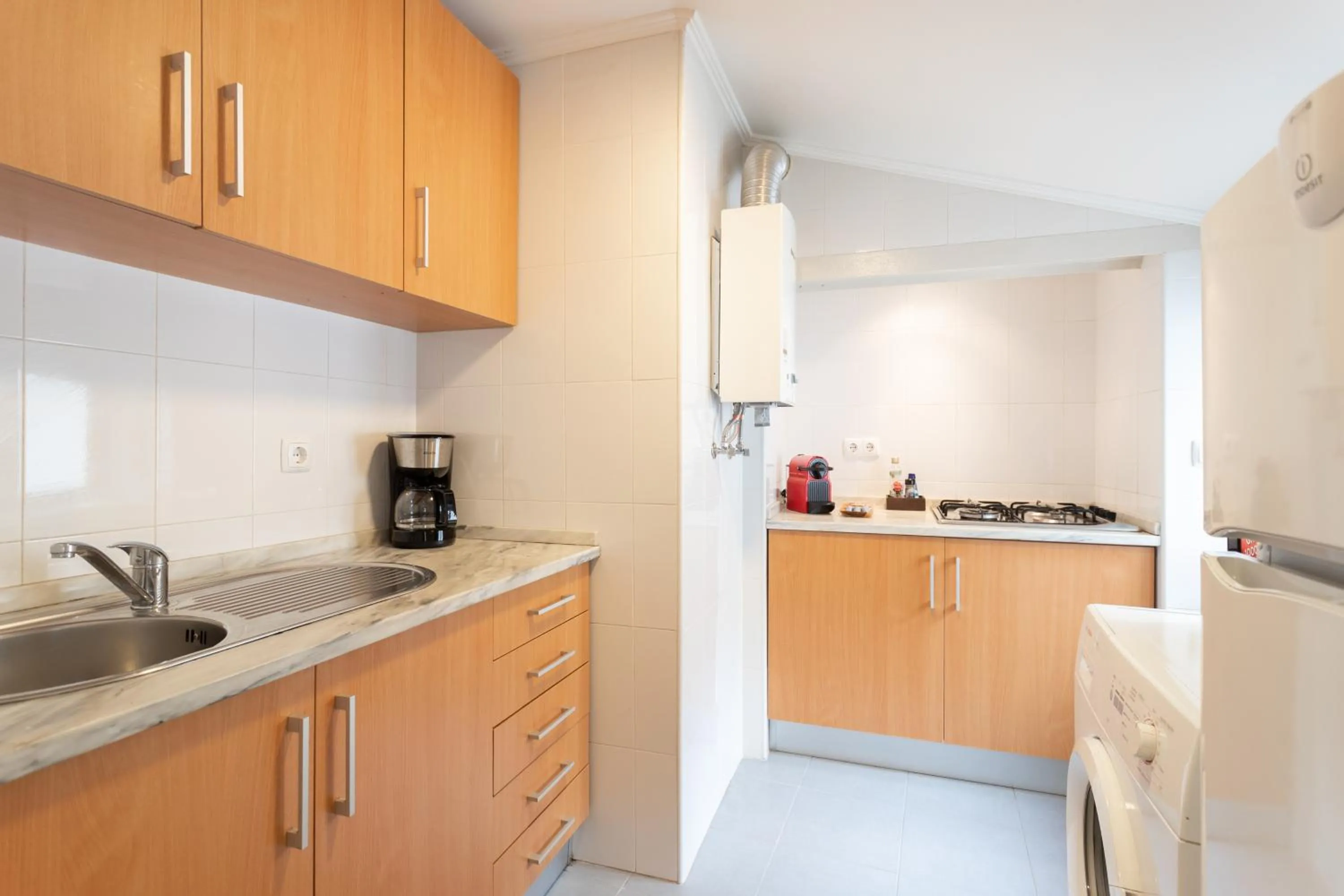 Kitchen or kitchenette in Living Bairro Alto V