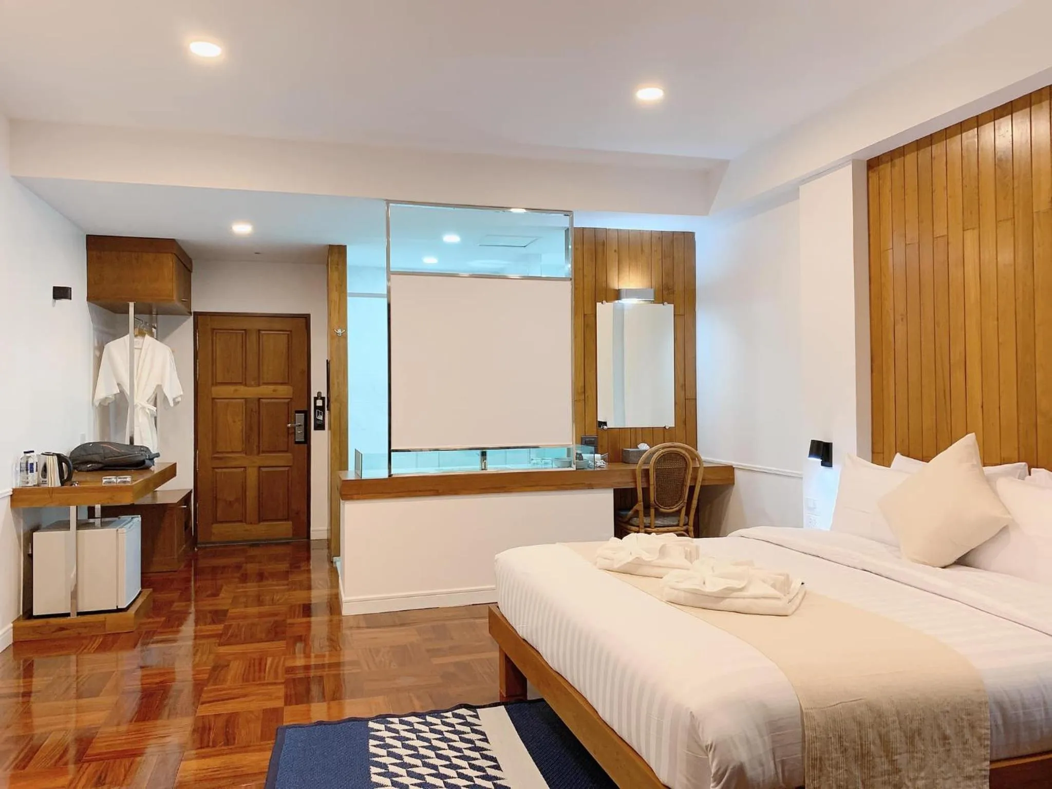 Photo of the whole room, Bed in The Chimes Chiangmai Old City