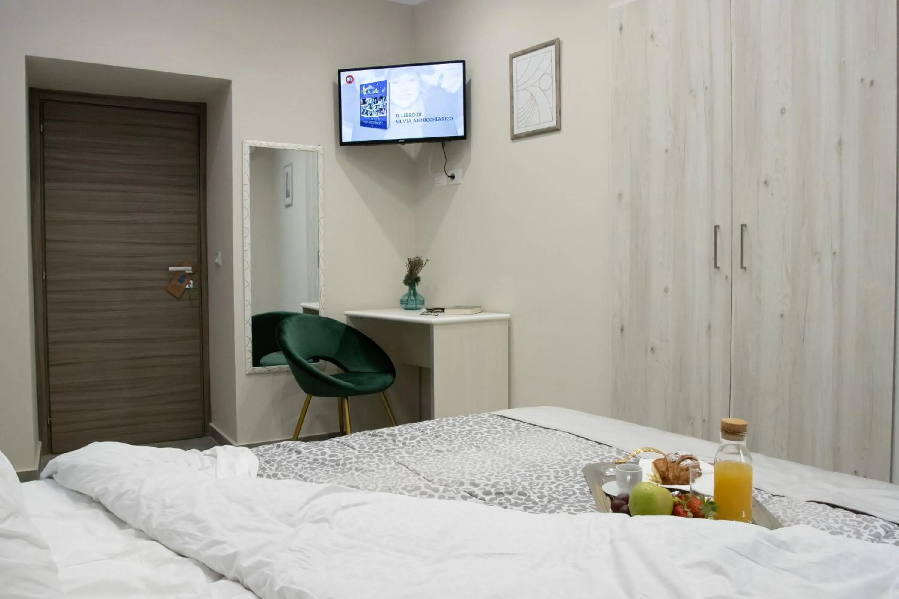 TV and multimedia, Bed in Le Mirage boutique II