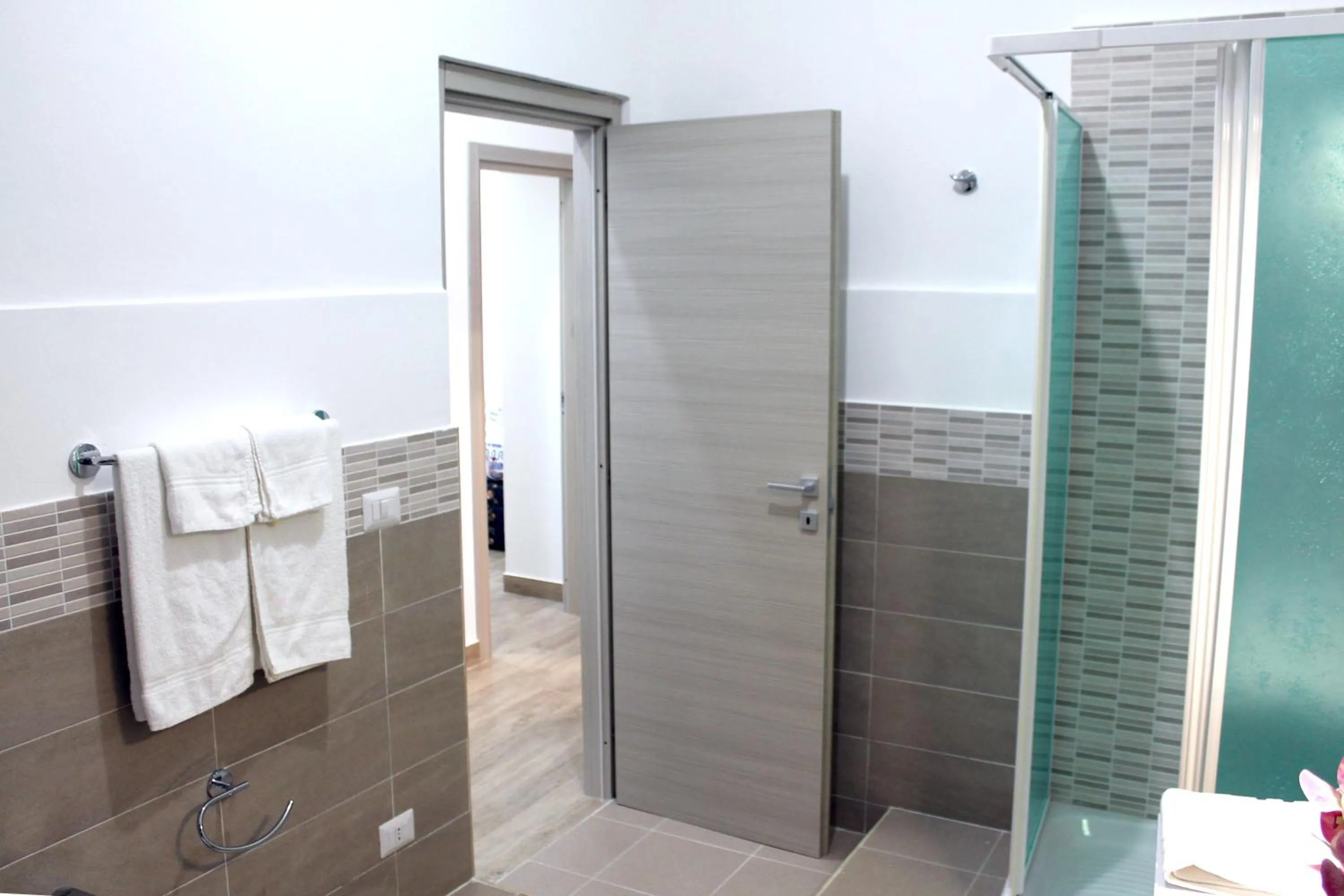 Bathroom in Le Mirage boutique II