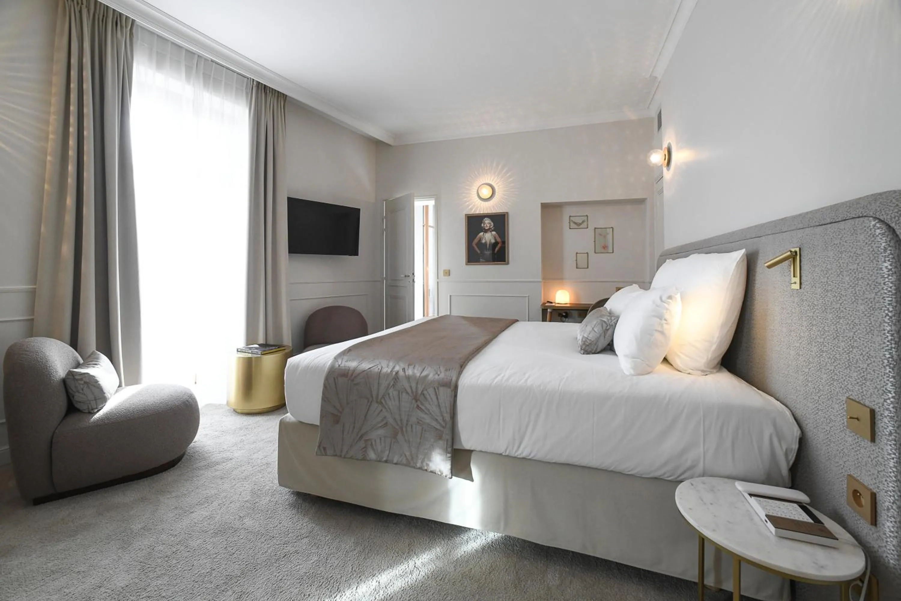 Bedroom, Bed in Grand Hôtel Du Parc - Teritoria