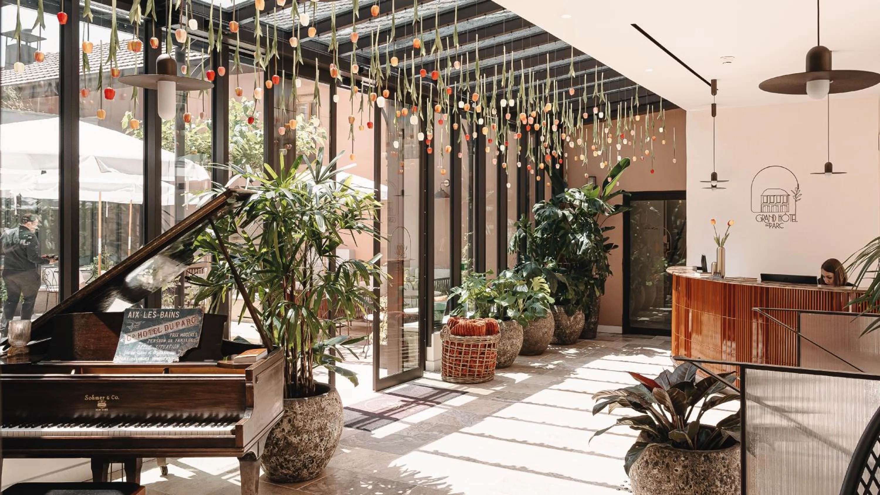 Lobby or reception in Grand Hôtel Du Parc - Teritoria