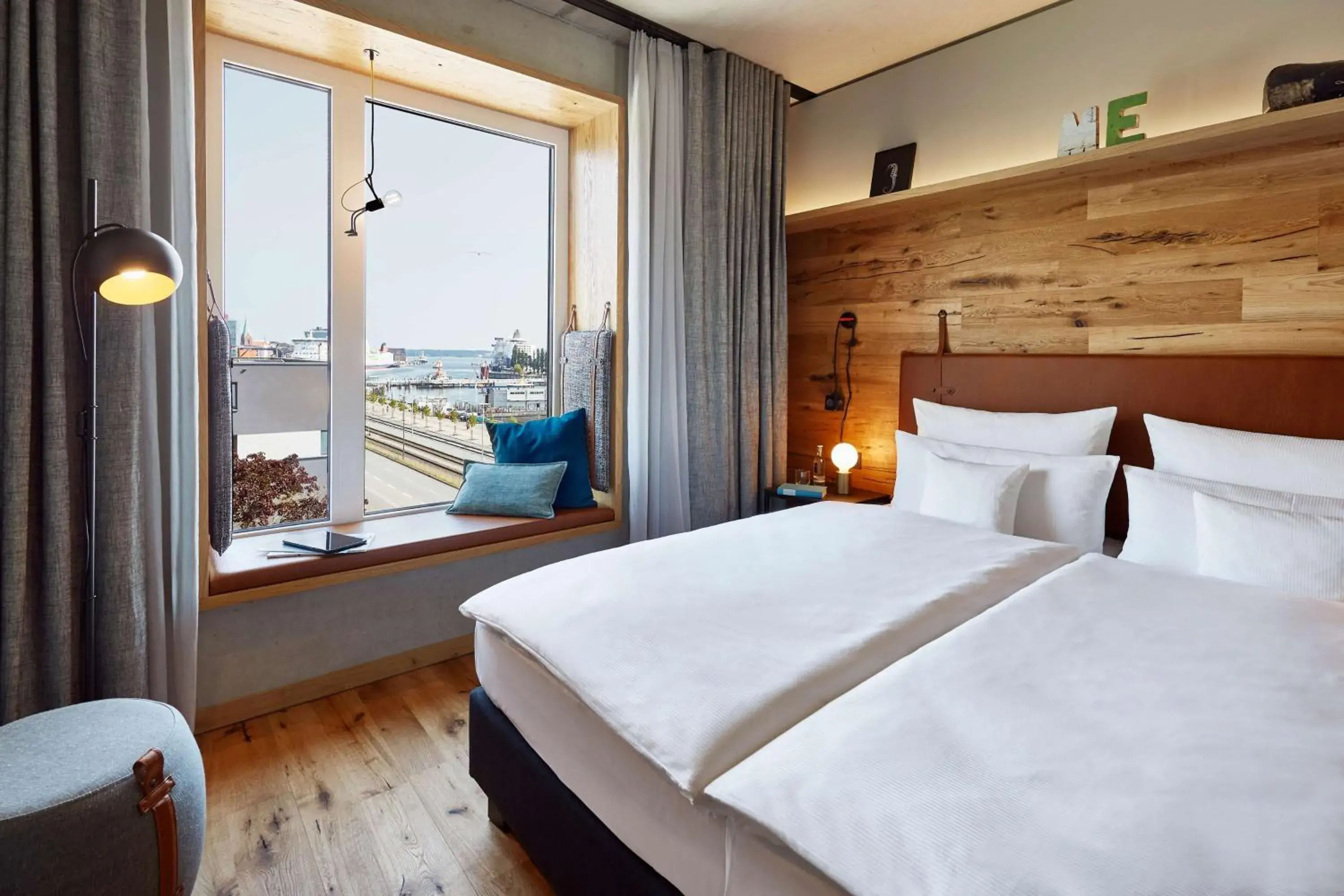 Bedroom, Bed in Me and All Hotel Kiel, by Hyatt Bedroom, Bed in Me and All Hotel Kiel, by Hyatt